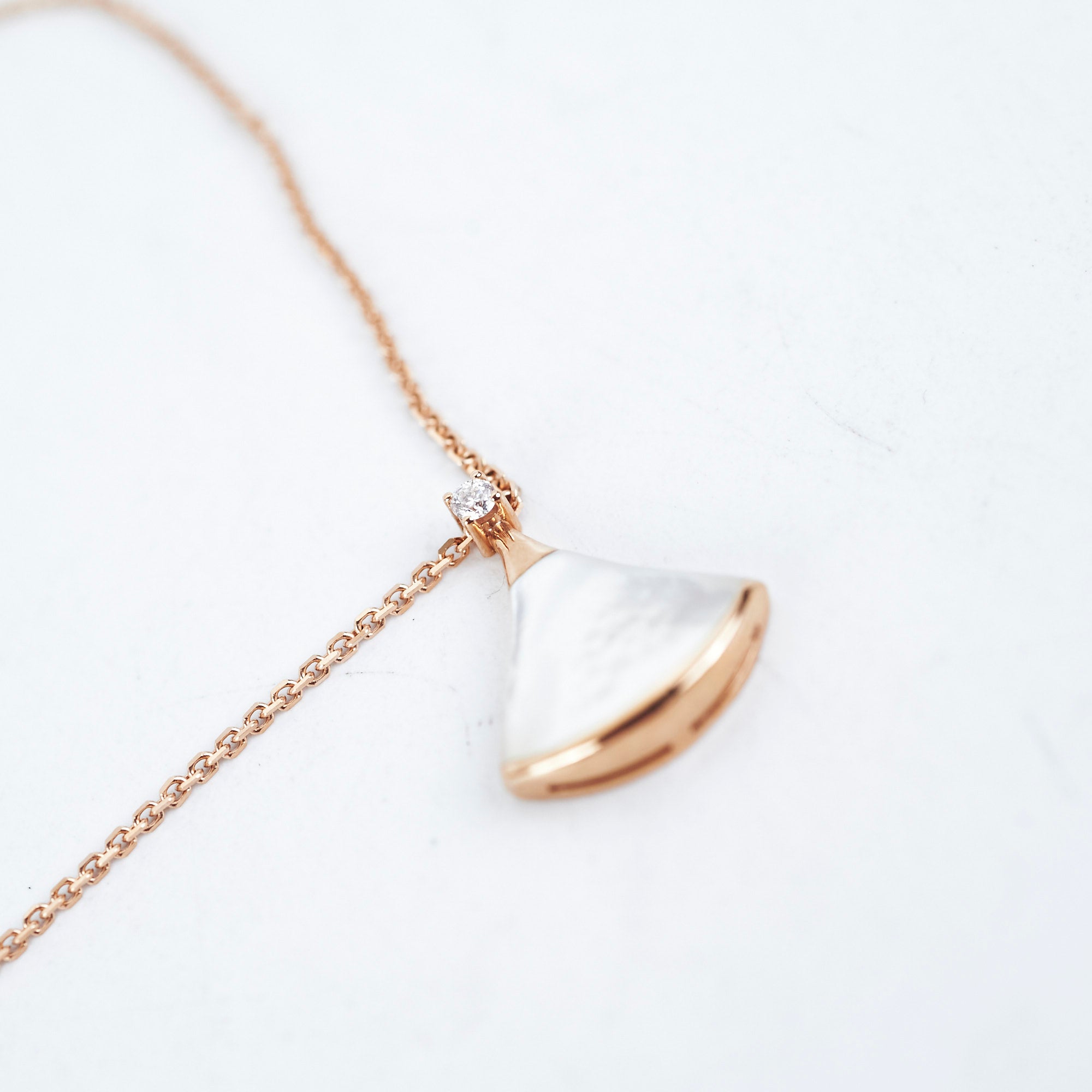 Bvlgari Divas' Dream Mother of Pearl Necklace - Elegant 18K Rose Gold Pendant with Diamonds | Perfect for Weddings, Parties & Special Occasions