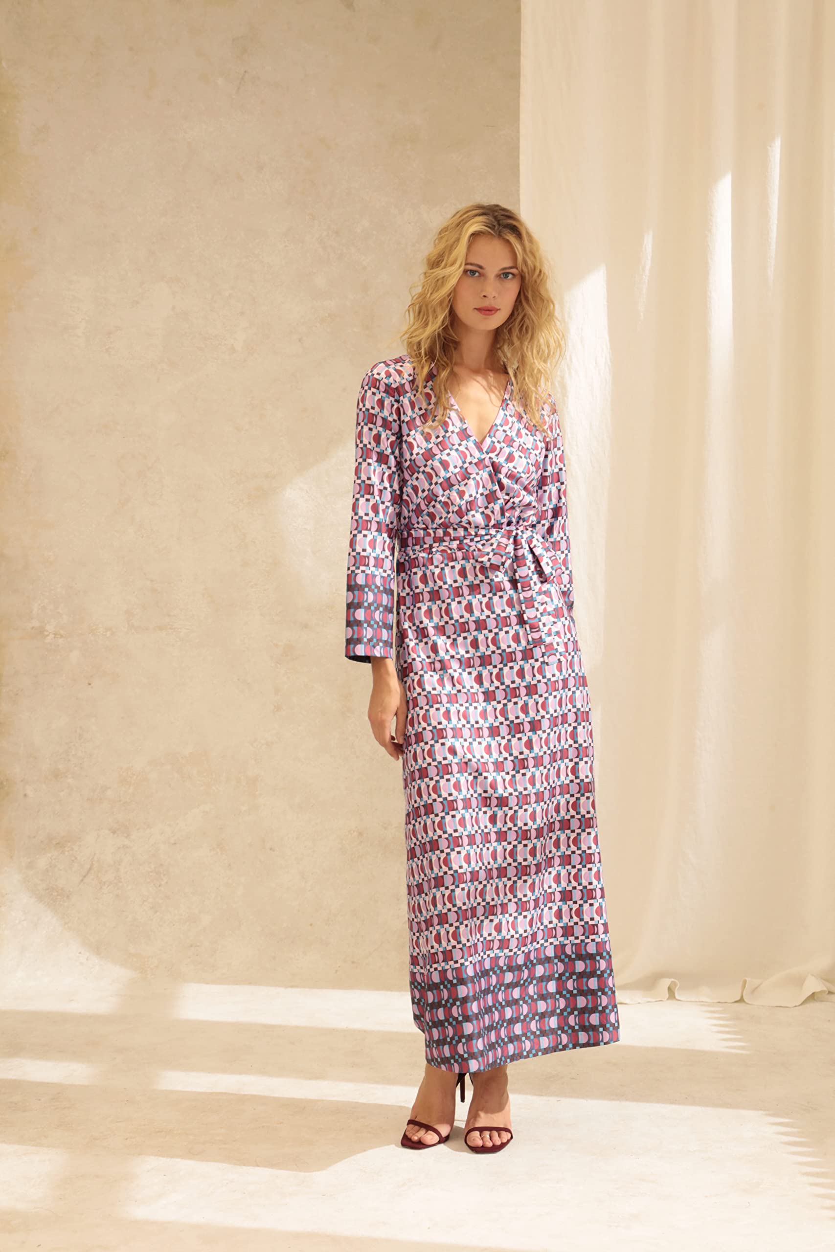 Donna Morgan Women's Long Sleeve Faux Wrap Dress - Elegant Office & Party Wear for Women | Plus Size & Petite Options Available | Perfect for Work, Cocktail Events & Date Nights