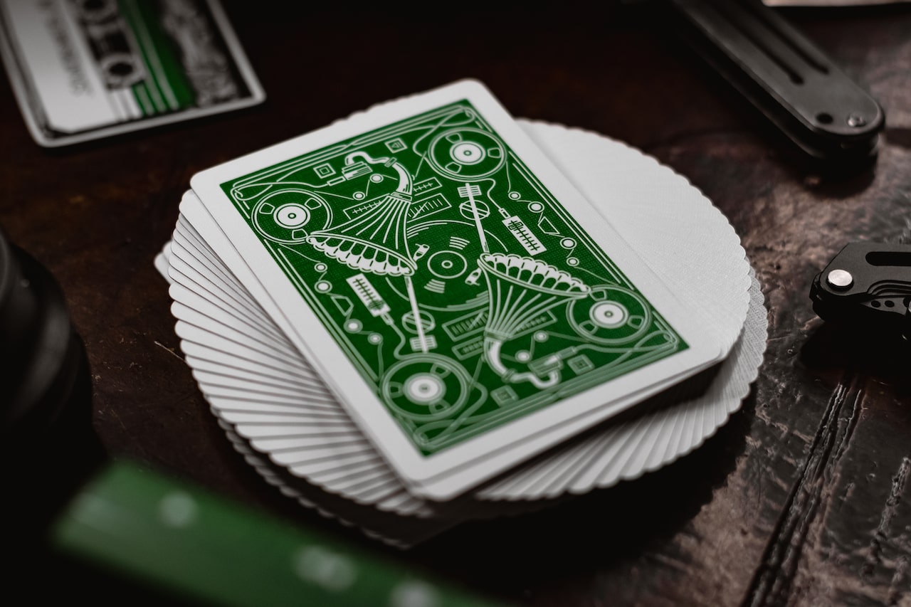 Premium Soundboard Playing Cards - Fun & Interactive Card Game for Parties, Magic Tricks & Family Game Nights | Ideal for Poker, Blackjack & Entertainment