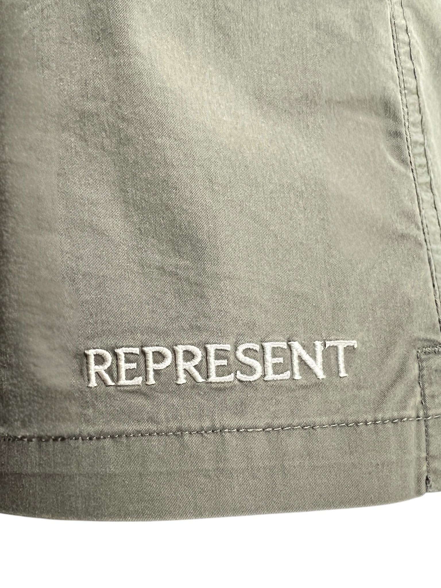 Represent MLM71015 Season Script Short Grey - Trendy Casual Shorts for Men, Comfortable Streetwear with Stylish Design - Perfect for Summer Outfits, Gym, and Everyday Wear