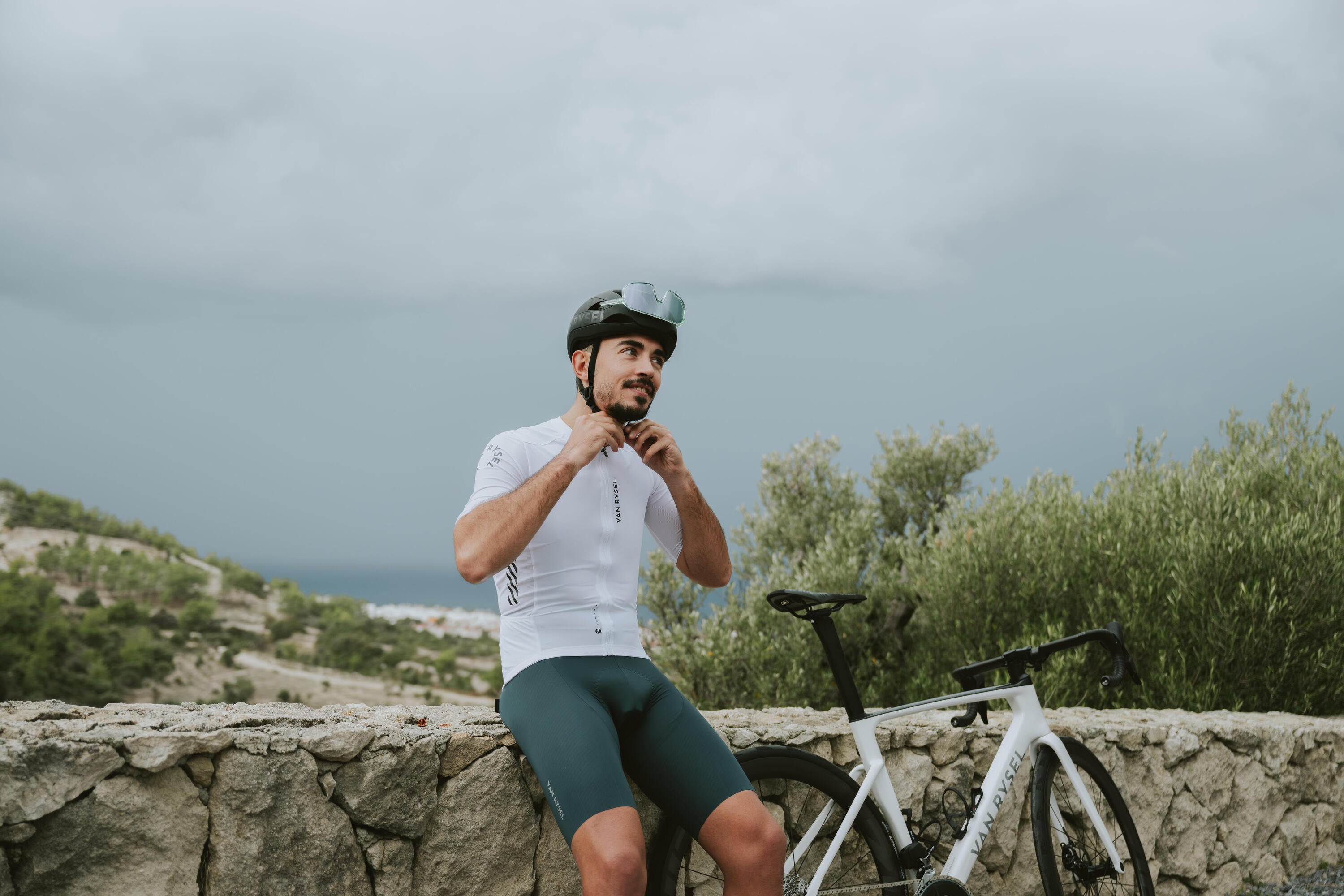 Van Rysel Unisex RCR 2 Short Sleeve Cycling Jersey - Breathable & Quick-Dry for Road Biking & Training - Perfect for Men & Women Cyclists