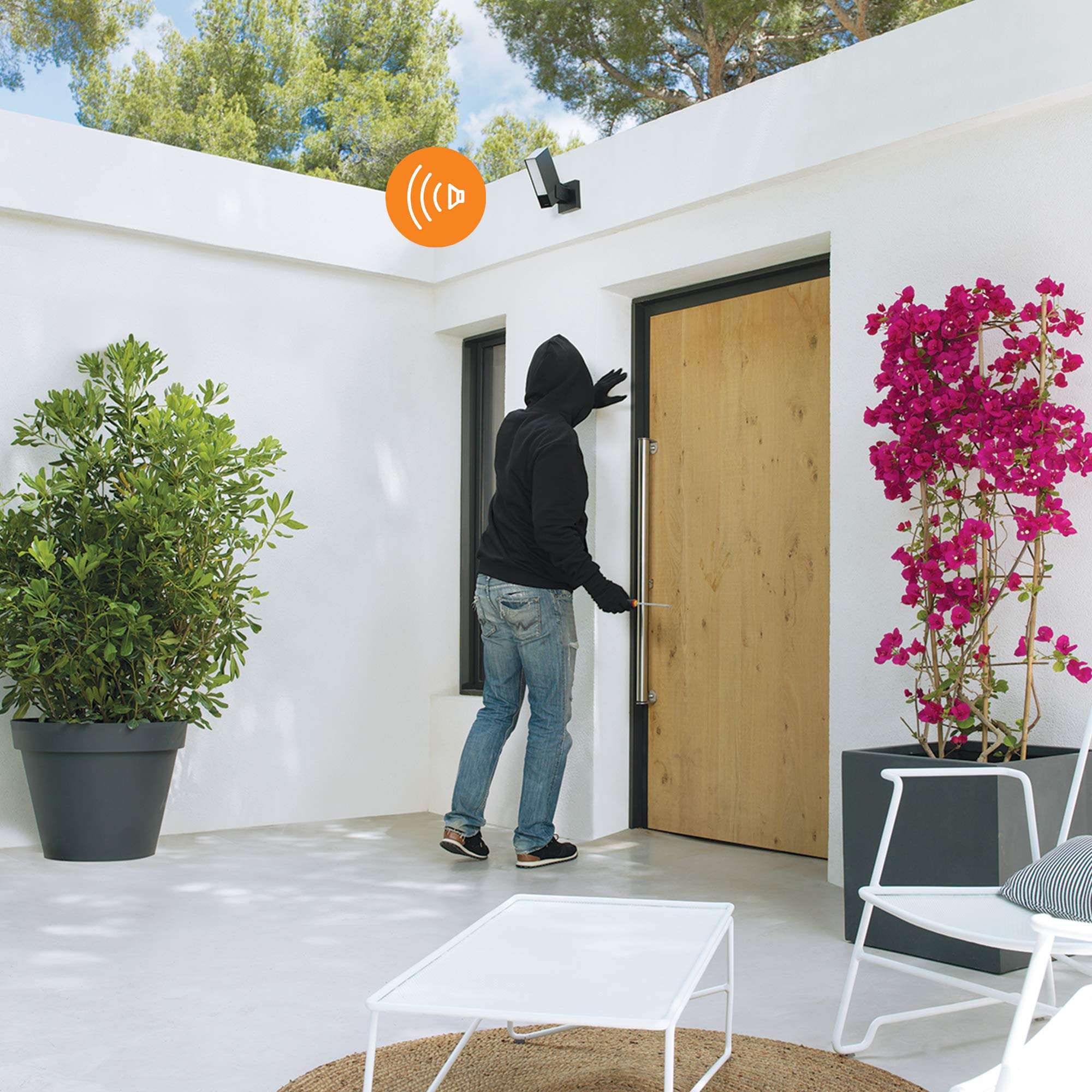 Netatmo Smart Outdoor Security Camera with 105dB Siren, Wi-Fi, Floodlight, Motion Detection & Night Vision - No Monthly Fees - Weatherproof Home Security for Front Door, Backyard & Garage