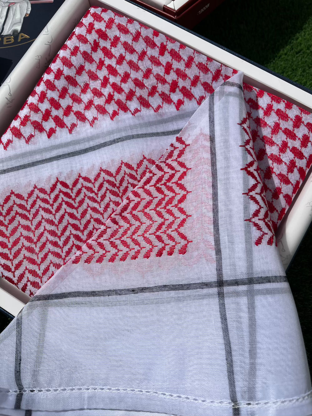 Unisex Red & White Shemagh Keffiyeh Scarf - Traditional Arabic Head Wrap for Men & Women - Perfect for Outdoor, Hiking, and Desert Adventures