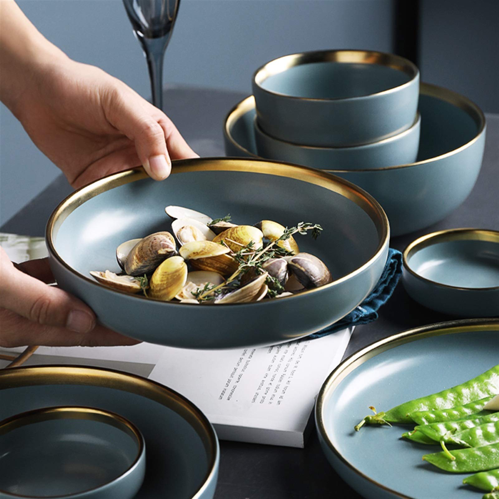 Golden Rim Ceramic Salad Bowls - 4-Piece Dinner Plates Set for Soup, Noodles, Steak & Western Cuisine | Elegant Kitchen Tableware for Restaurants & Home Dining (Color B)