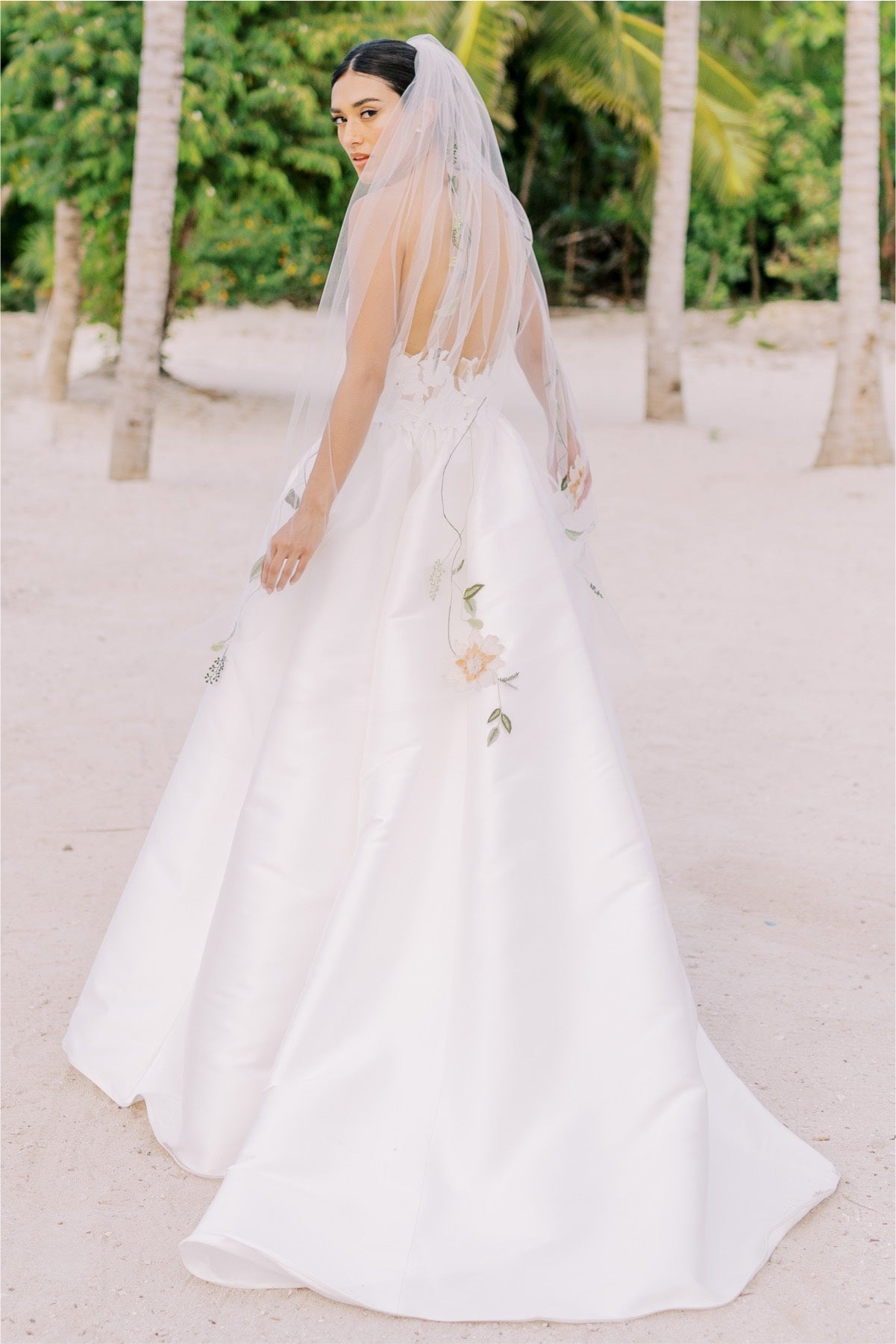 Wtoo by Watters Jordy Wedding Gown - Elegant Lace Bridal Dress for Romantic Ceremonies & Formal Events