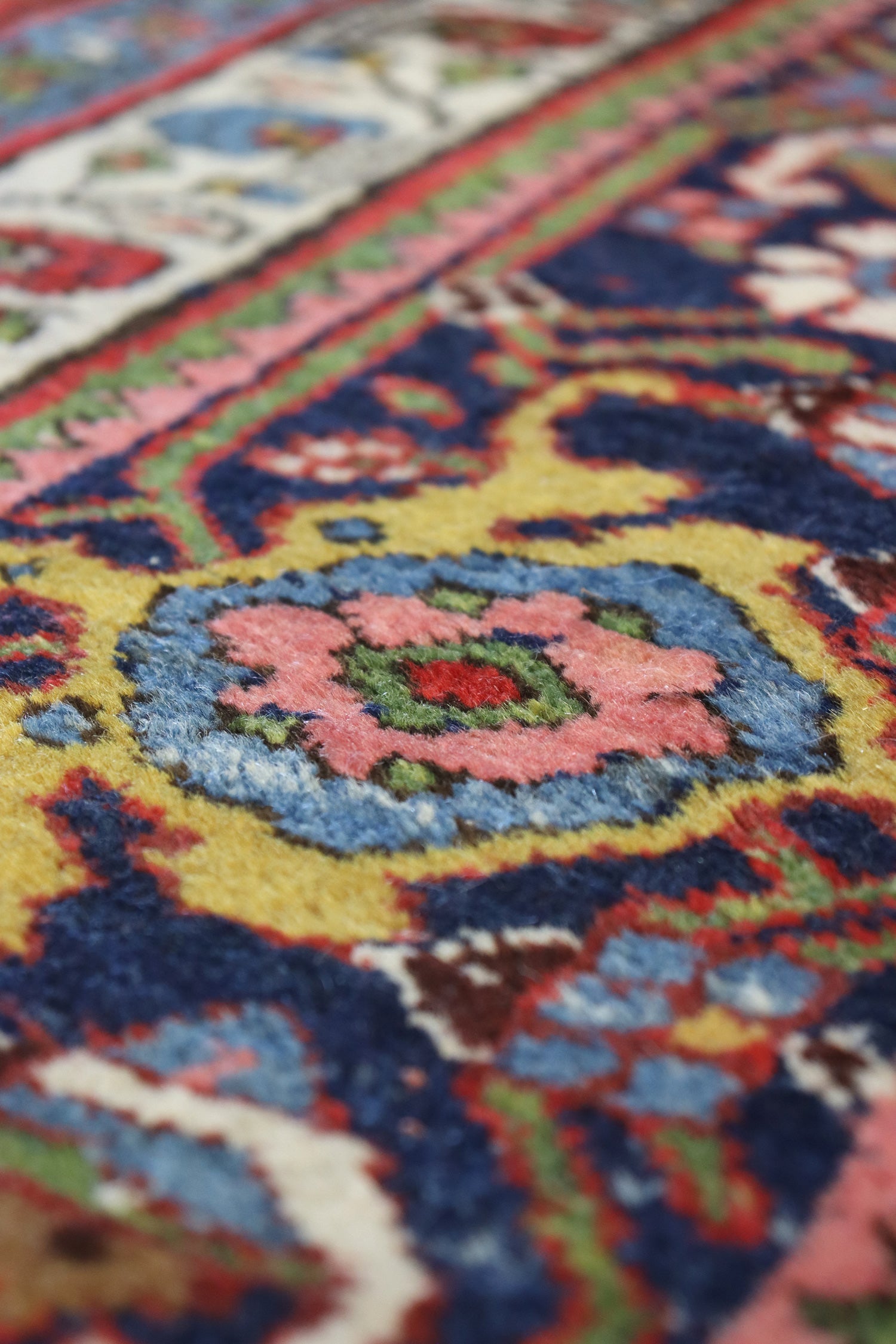 Antique Bijar Handwoven Tribal Rug J67180 - Authentic Persian Wool Carpet for Living Room, Bedroom & Home Decor