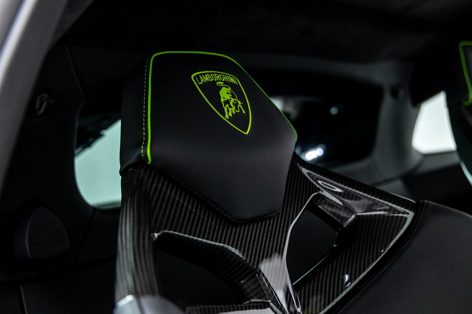 Lamborghini Huracan EVO 2WD Monza Aero Program CB 01 - High Performance Sports Car for Racing Enthusiasts | Perfect for Track Days and Supercar Events