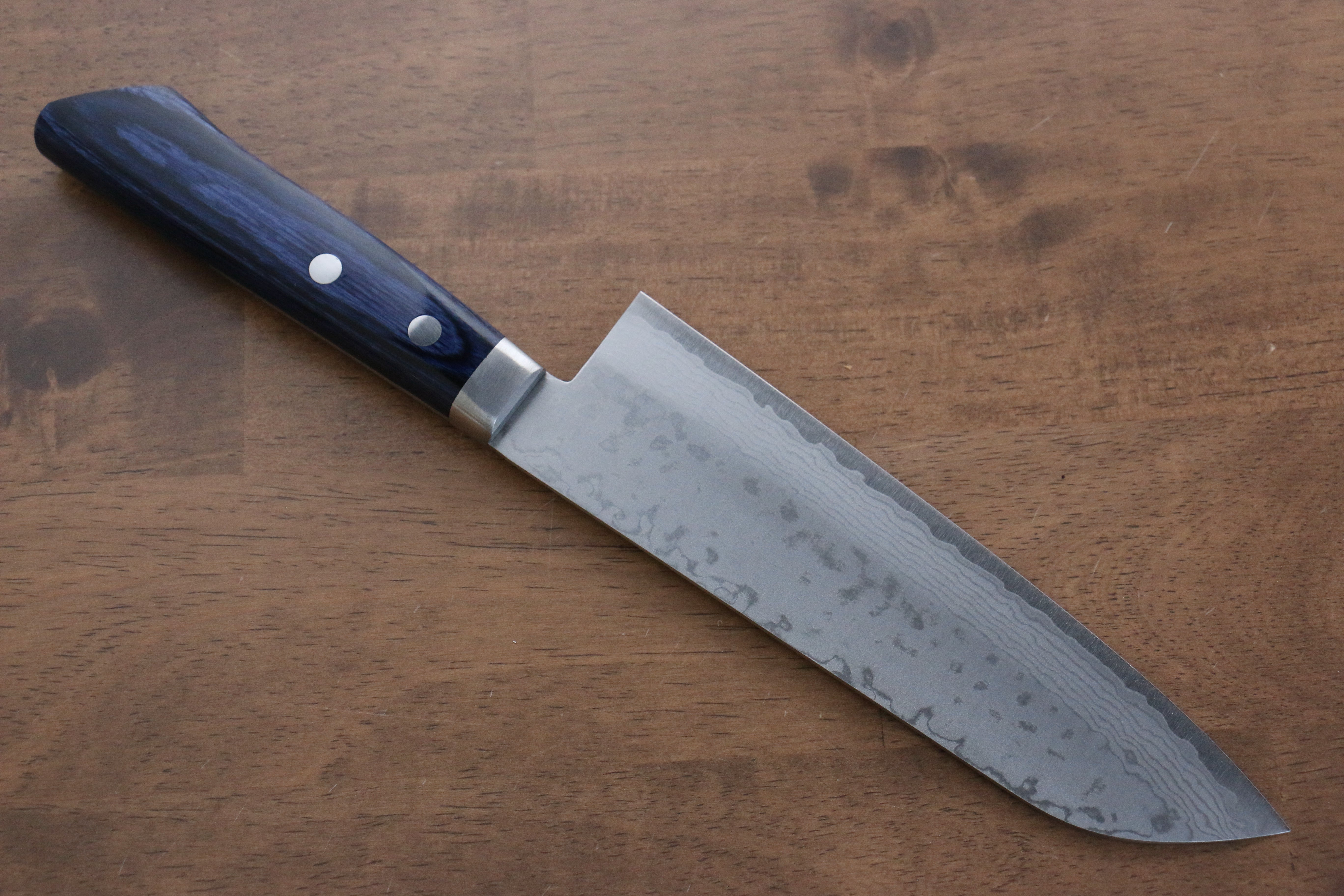 Premium Kunihira Sairyu VG10 Damascus Santoku Knife 7 Inch - Japanese Chef Knife with Blue Pakkawood Handle - Perfect for Slicing, Dicing & Mincing Vegetables, Meat & Fish