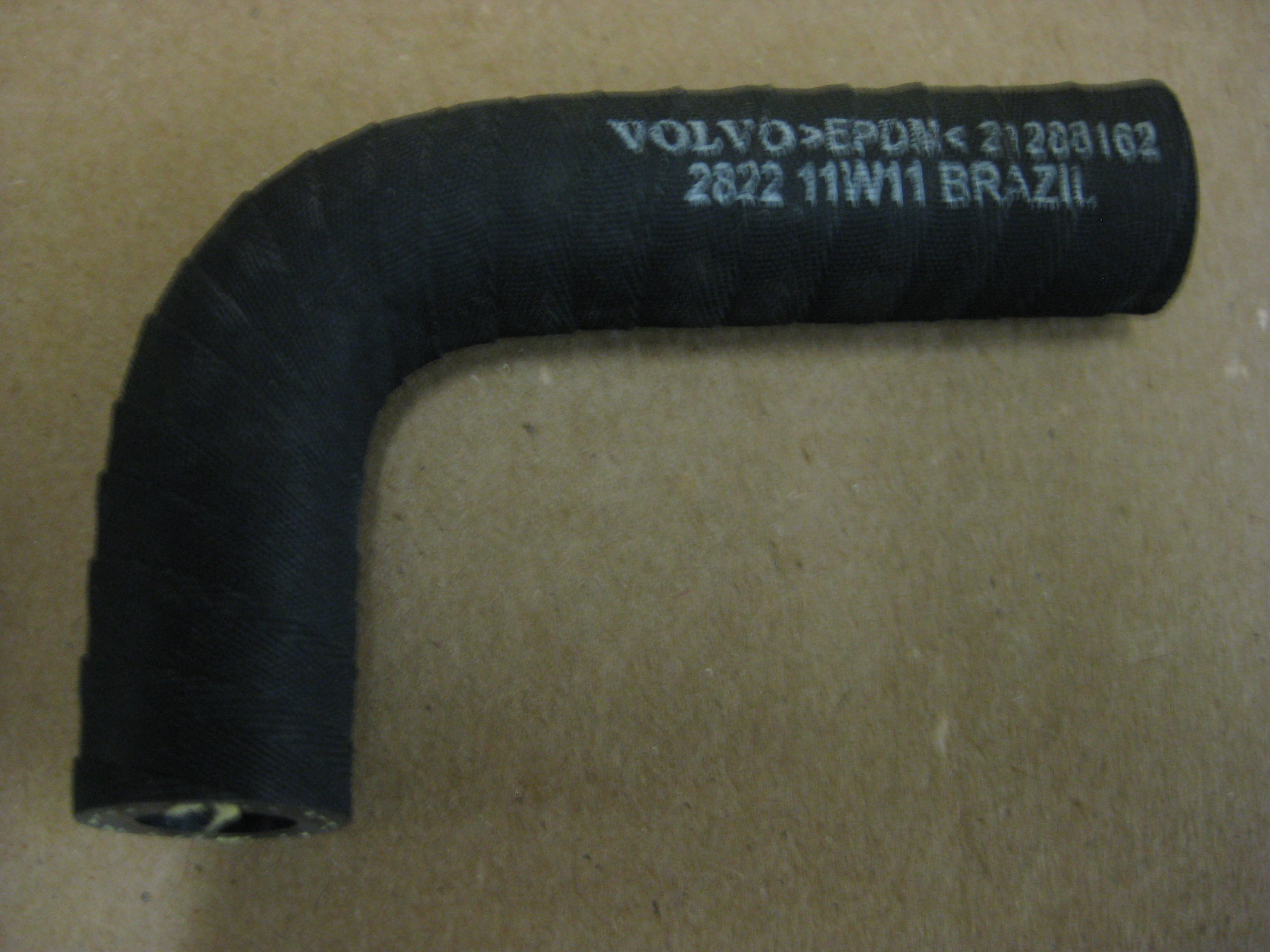 Volvo Truck 21288162 Air Compressor Hose - Heavy Duty Replacement Part for Volvo Trucks - Perfect for Air Brake Systems & Maintenance
