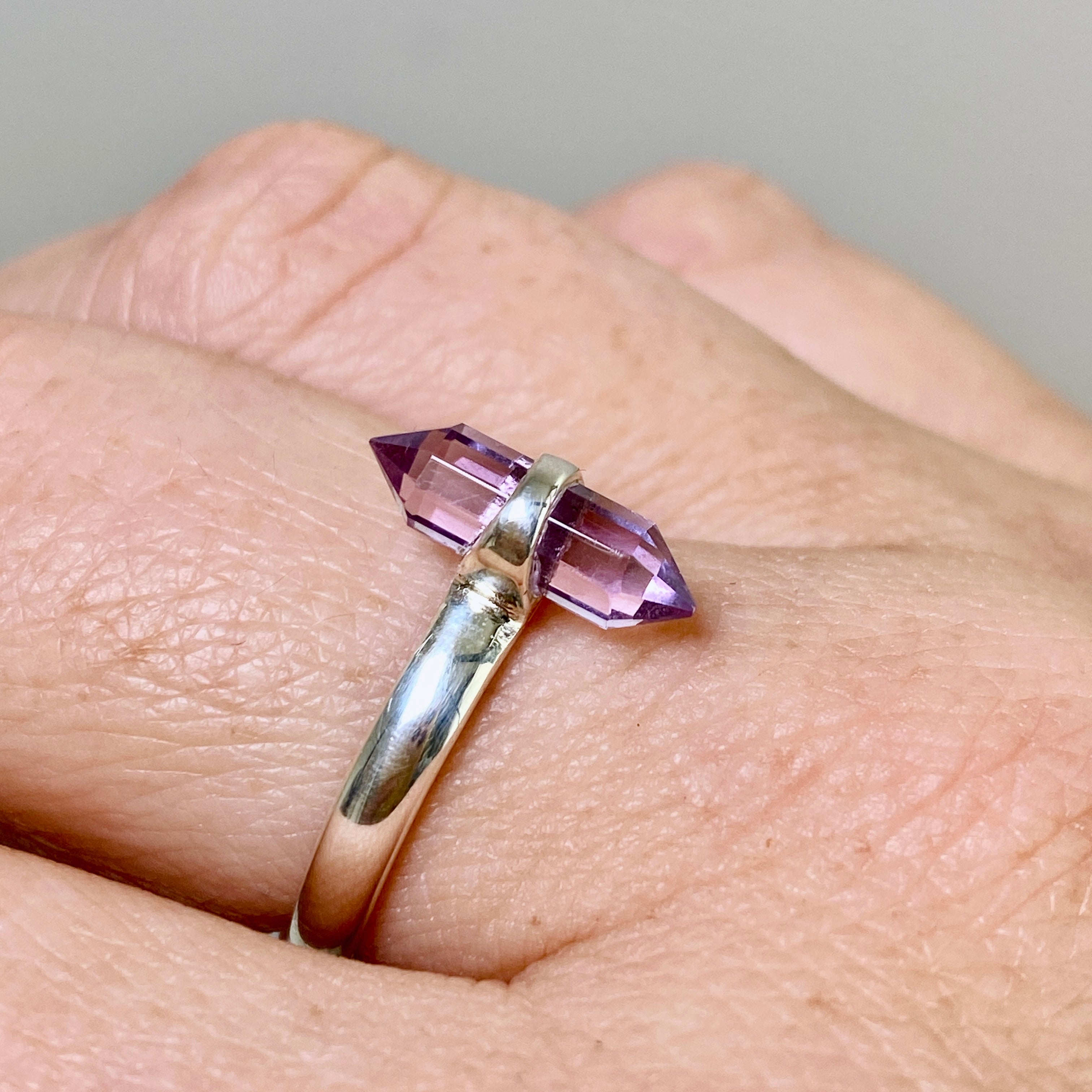 Natural Amethyst Double Point Ring - Healing Crystal Jewelry for Women - Perfect for Meditation, Energy Balancing & Spiritual Gifts