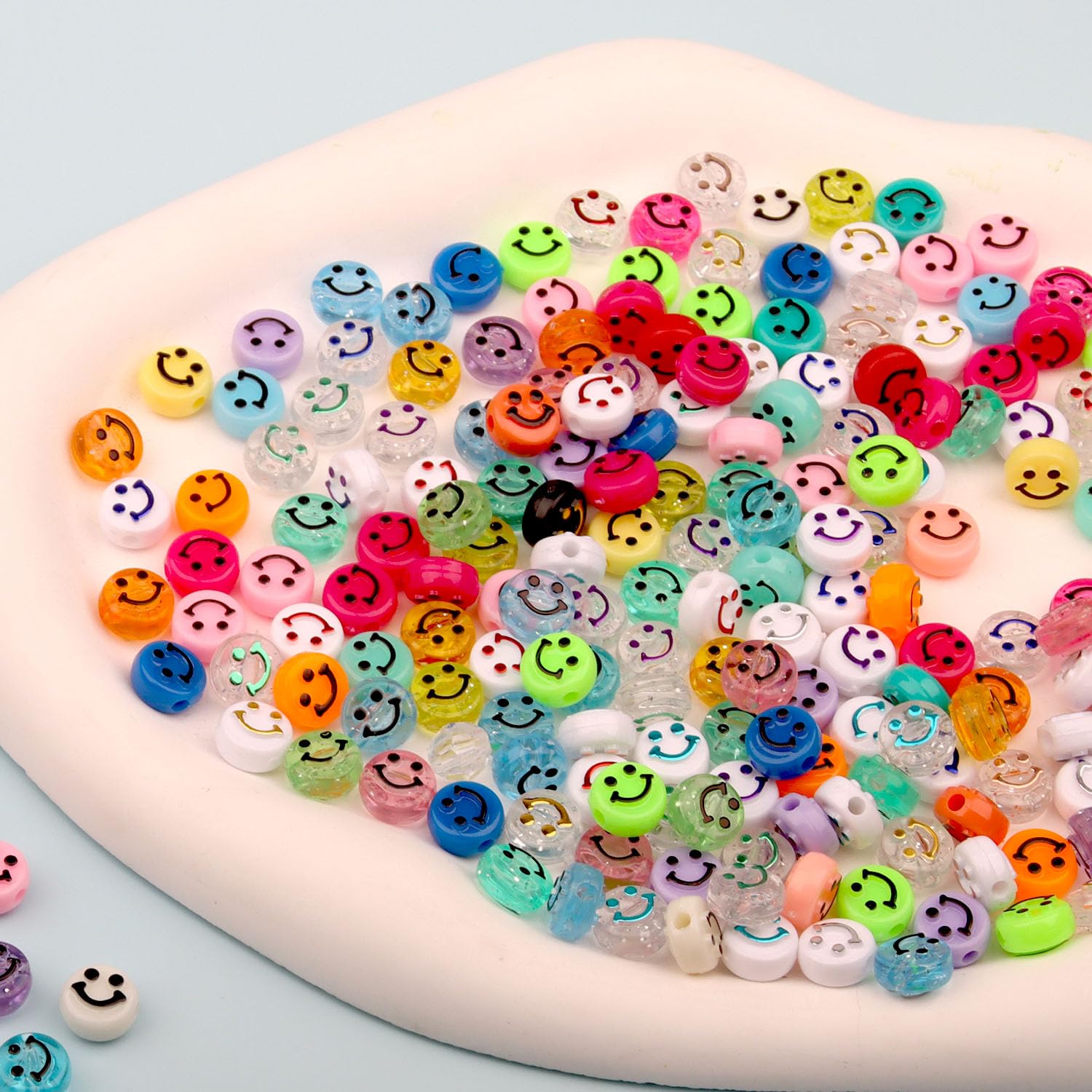 500 Pcs Smile Face Beads for Jewelry Making - DIY Bracelet, Necklace & Earring Craft Kit with Elastic String - Perfect for Kids Crafts, Party Favors & DIY Gift Making