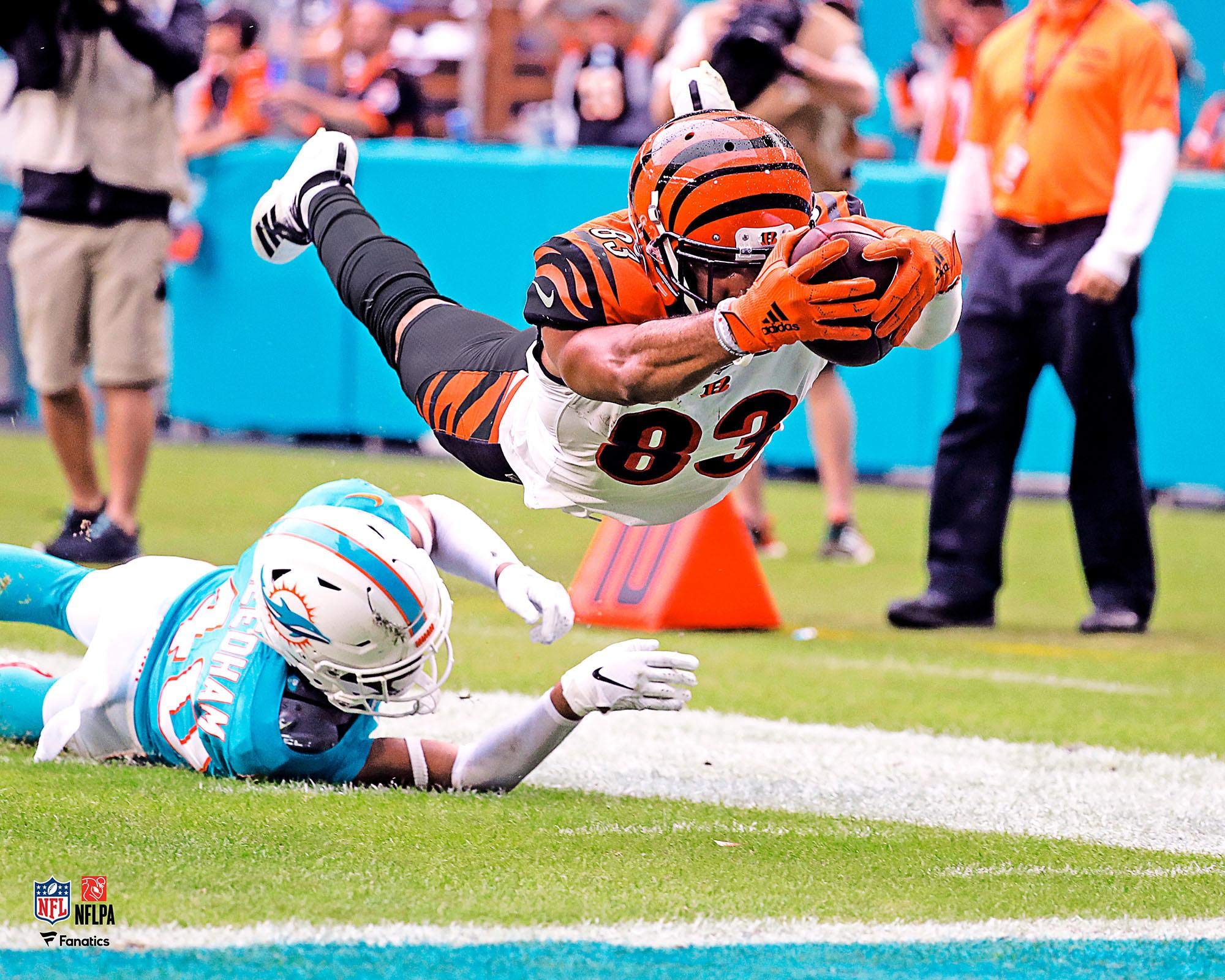 Tyler Boyd Cincinnati Bengals Unsigned Fantasy Football Hero Touchdown Dive Photograph - Authentic NFL Wall Art & Collectible Prints for Sports Fans & Man Cave Decor