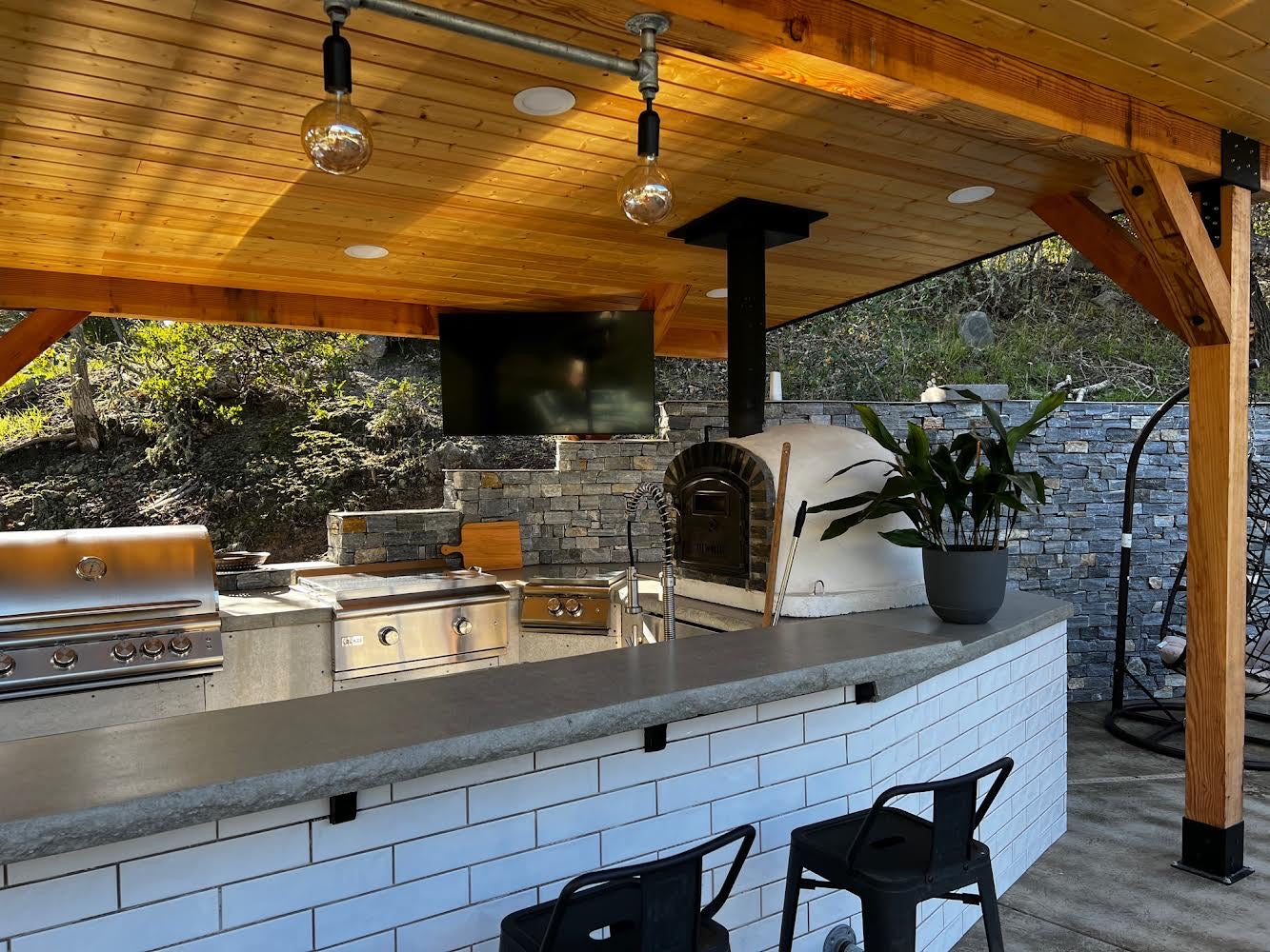 Premium LISBOA STONE ARCH Hybrid Pizza Oven - Outdoor Wood & Gas Pizza Maker for Backyard, Patio, and Restaurant Use