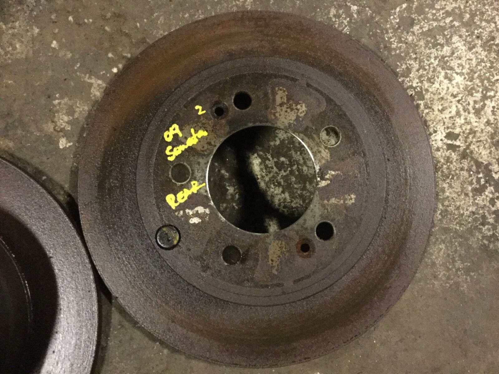 2006-2010 Hyundai Sonata 3.3L Rear Brake Disc Rotors (2-Piece Set) - OEM D12 Replacement for Smooth Braking Performance - Perfect for City Driving & Highway Commutes