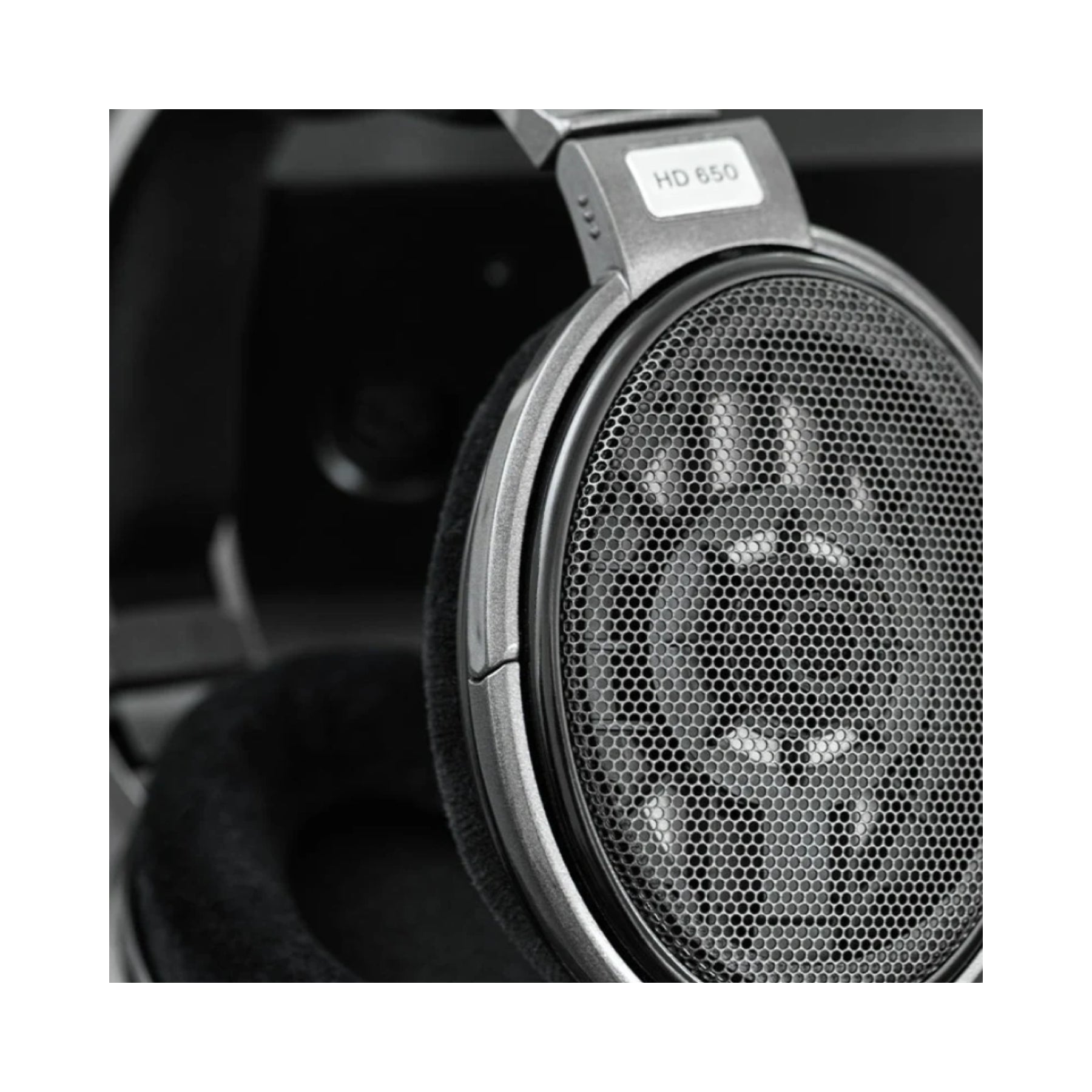 Sennheiser HD650 Open Back Professional Studio Headphones - Premium Audiophile Over-Ear Headset for Music, Gaming & Home Theater Use