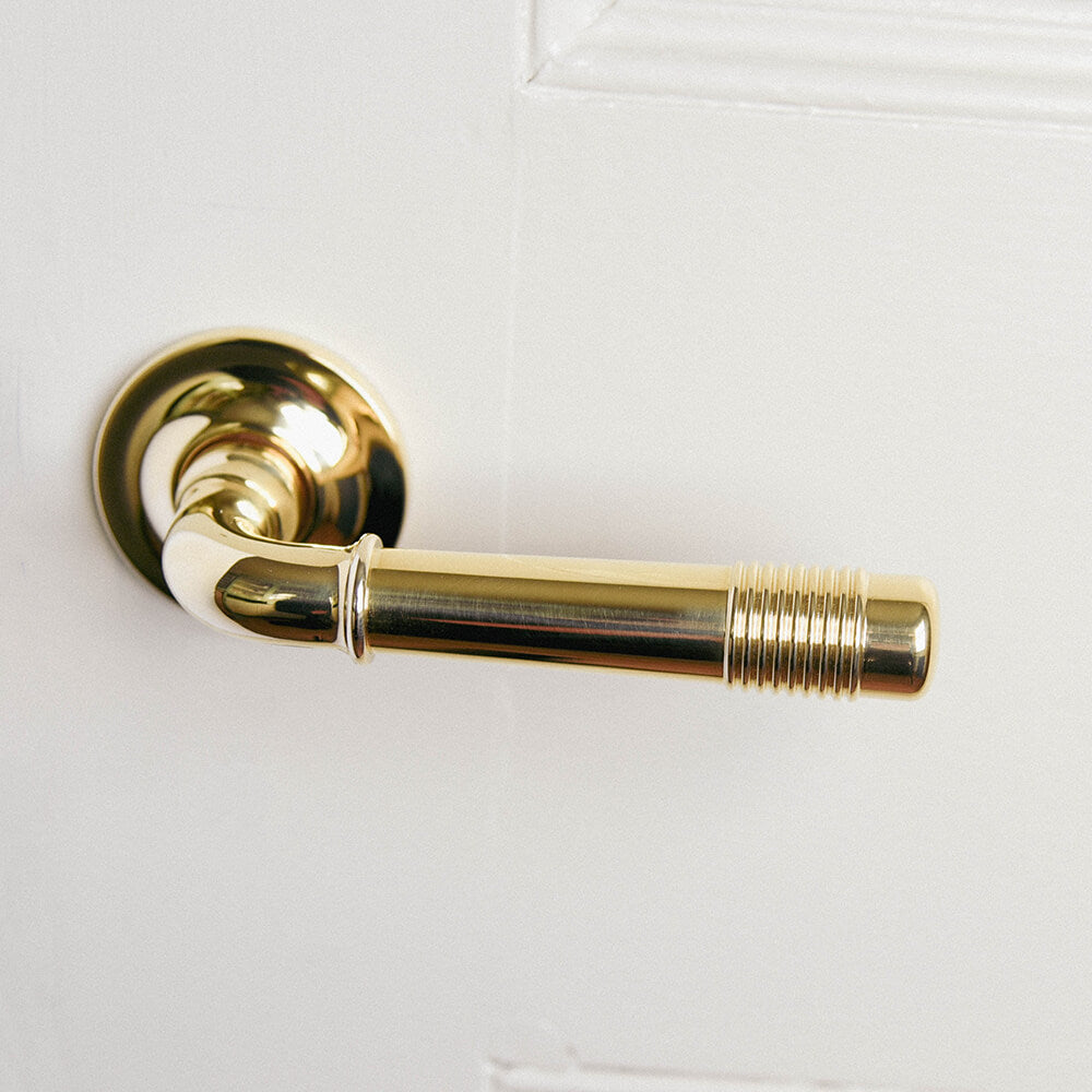 Polished Brass Crest Lever Door Handles with Concealed Rose - Elegant Entryway Hardware for Bedroom, Bathroom & Interior Doors
