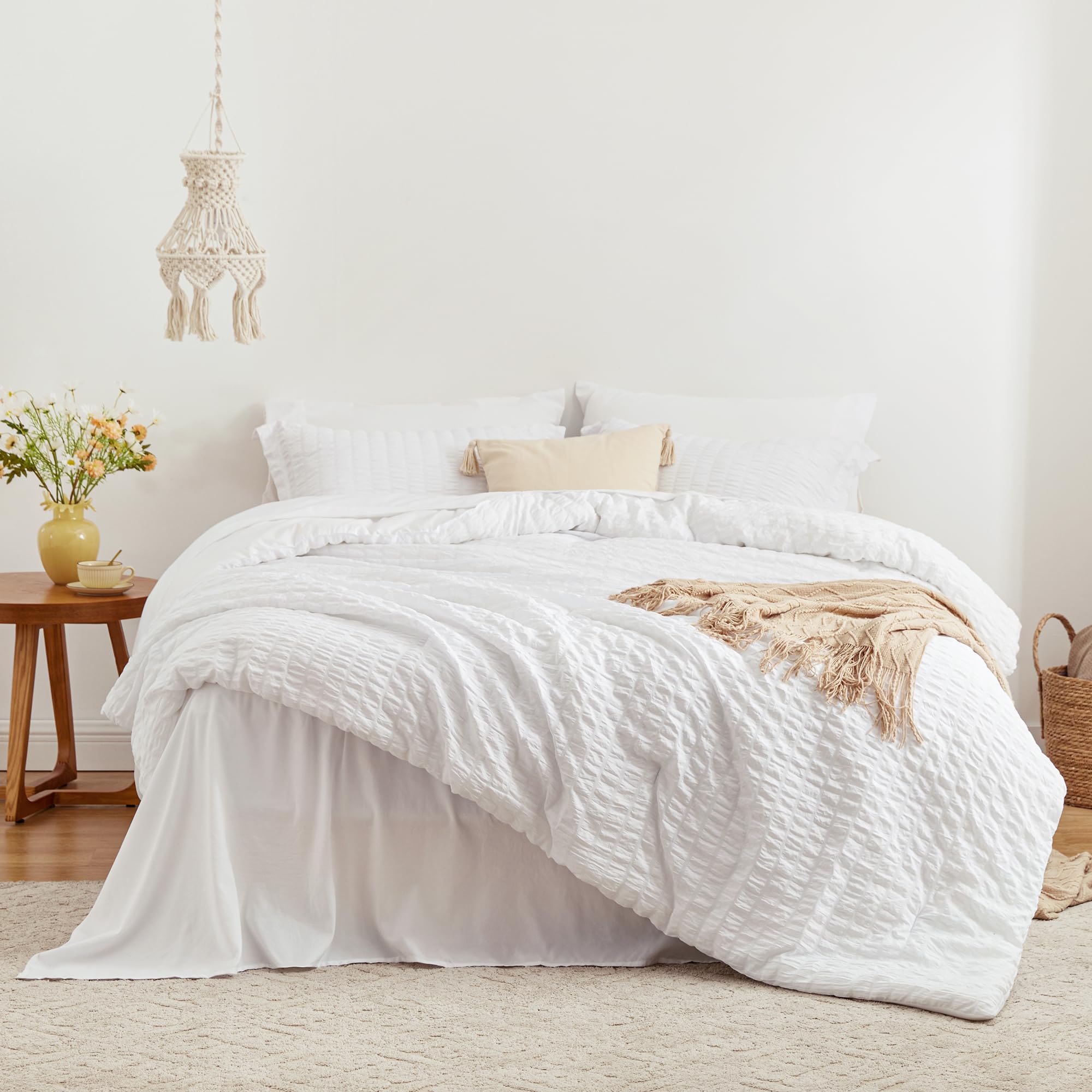 Love's Cabin Seersucker White Queen Comforter Set - 7 Piece All Season Lightweight Bedding | Includes Comforter, Flat Sheet, Fitted Sheet, Pillowcases & Shams | Perfect for Guest Rooms, Vacation Homes & Cozy Bedroom Decor
