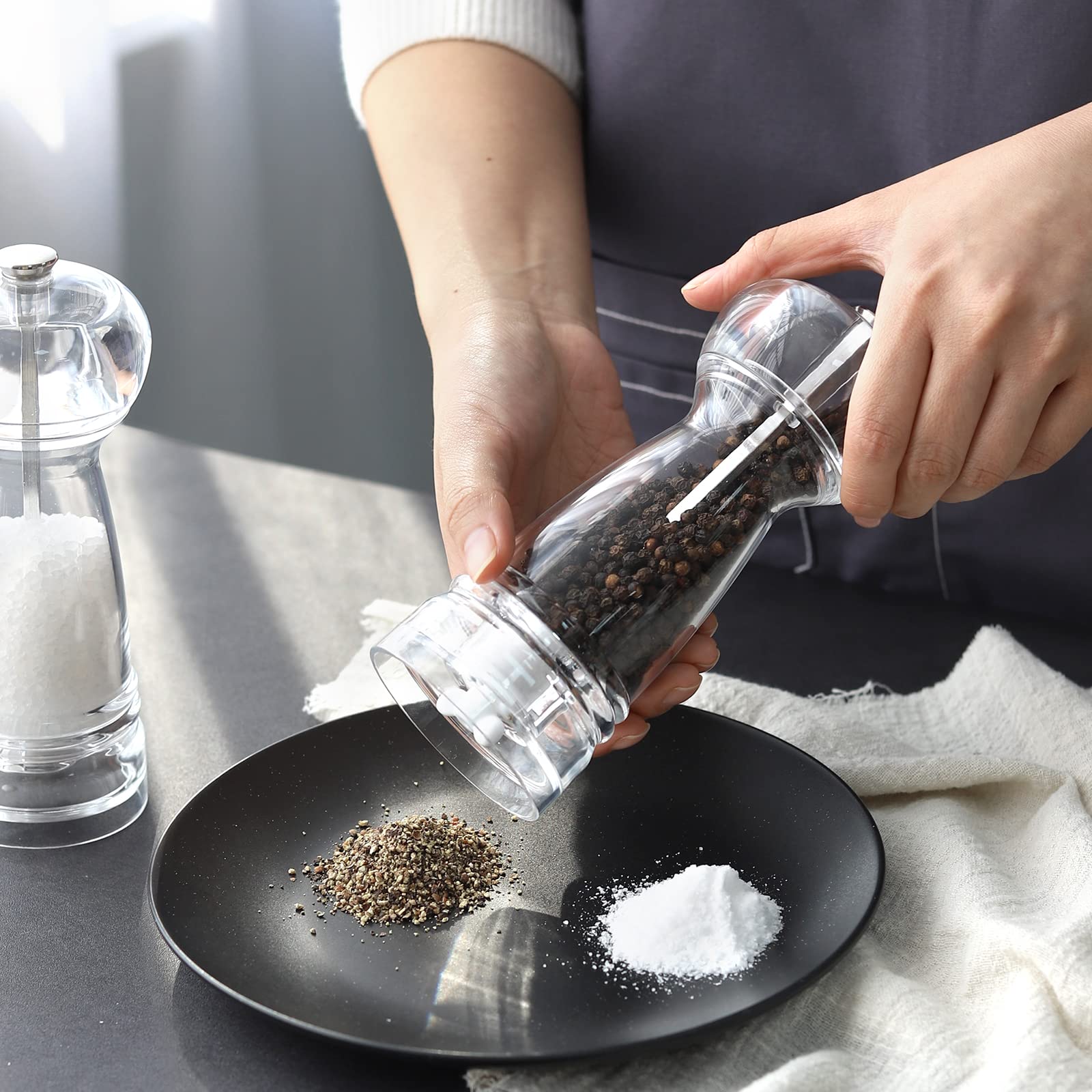 Premium Clear Acrylic Salt and Pepper Grinder Set - 2 Pack Refillable Transparent Mill with Adjustable Ceramic Grinder for Coarse to Fine Seasoning - Perfect for Kitchen, Dining Table & Outdoor BBQ