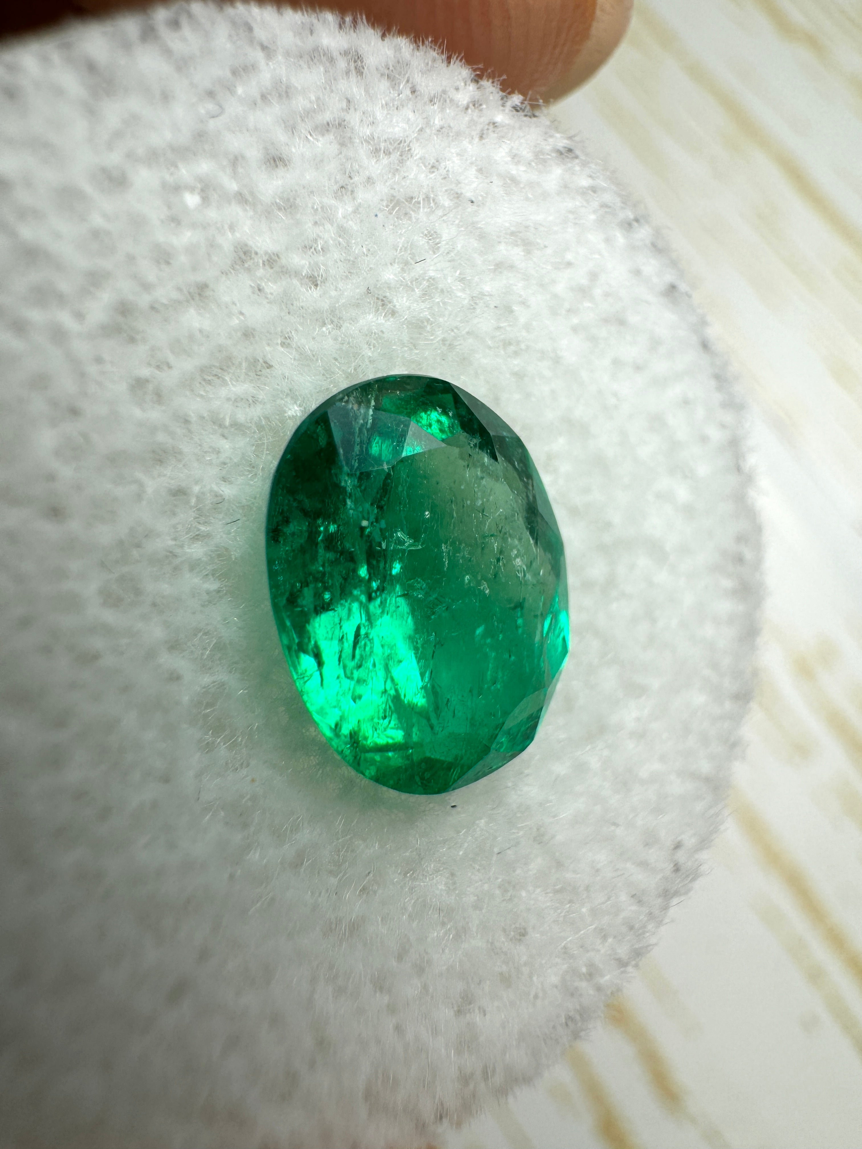2.16 Carat 10x8mm Vivid Muzo Green Natural Loose Colombian Emerald Oval Cut Gemstone for Jewelry Making, Engagement Rings & Luxury Gifts