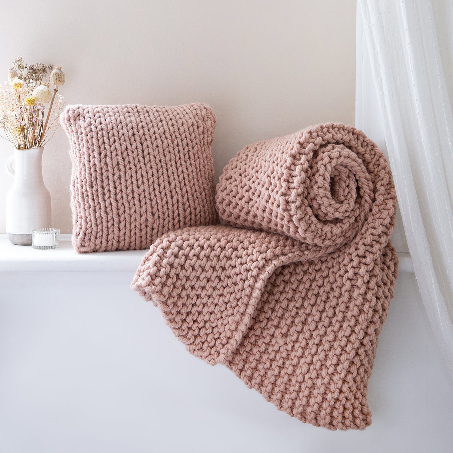2 in 1 Beginner Knitting Kit - Cuddle Up Cushion & Cozy Throw Blanket Pattern Set | DIY Home Decor & Gift Idea for Craft Lovers