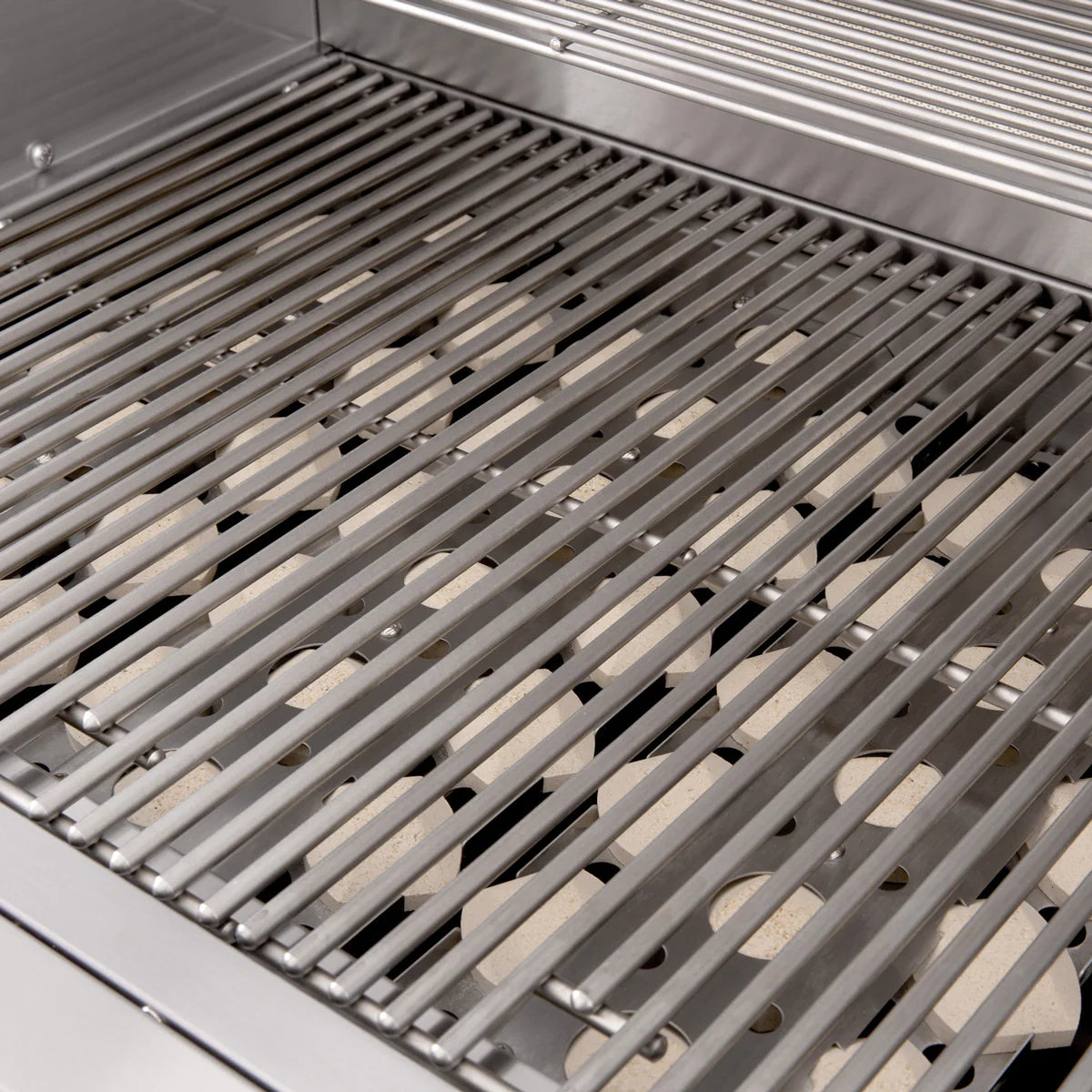 Summerset Sizzler Series 32 Built-In Gas Grill - Natural Gas (NG) & Liquid Propane (LP) Compatible - Outdoor BBQ Grill for Patio, Backyard & Poolside Cooking