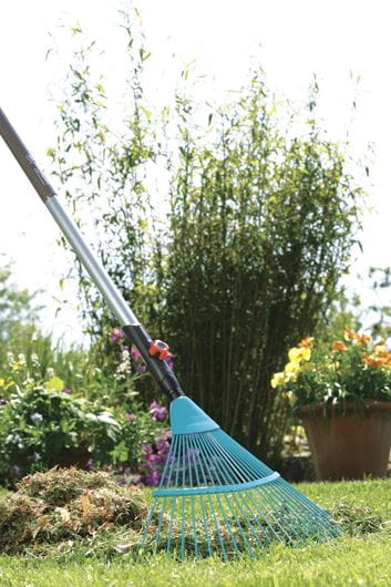 Gardena Combisystem Spring Wire Rake 3100-20 - Heavy Duty Garden Rake for Leaves, Grass & Debris - Perfect for Lawn Care, Yard Cleaning & Gardening Tasks
