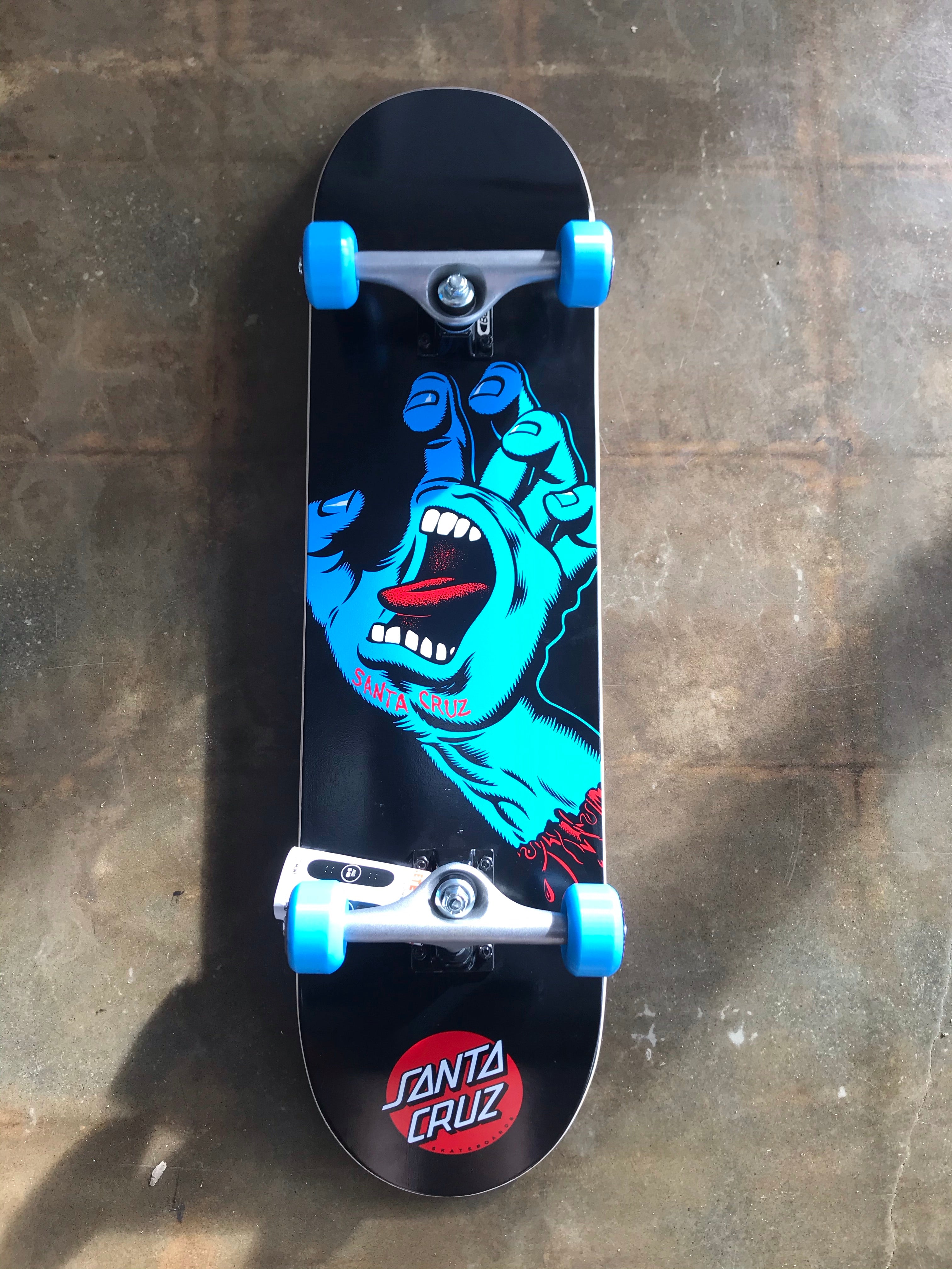Santa Cruz Complete Skateboard Screaming Hand Graphic 8.0