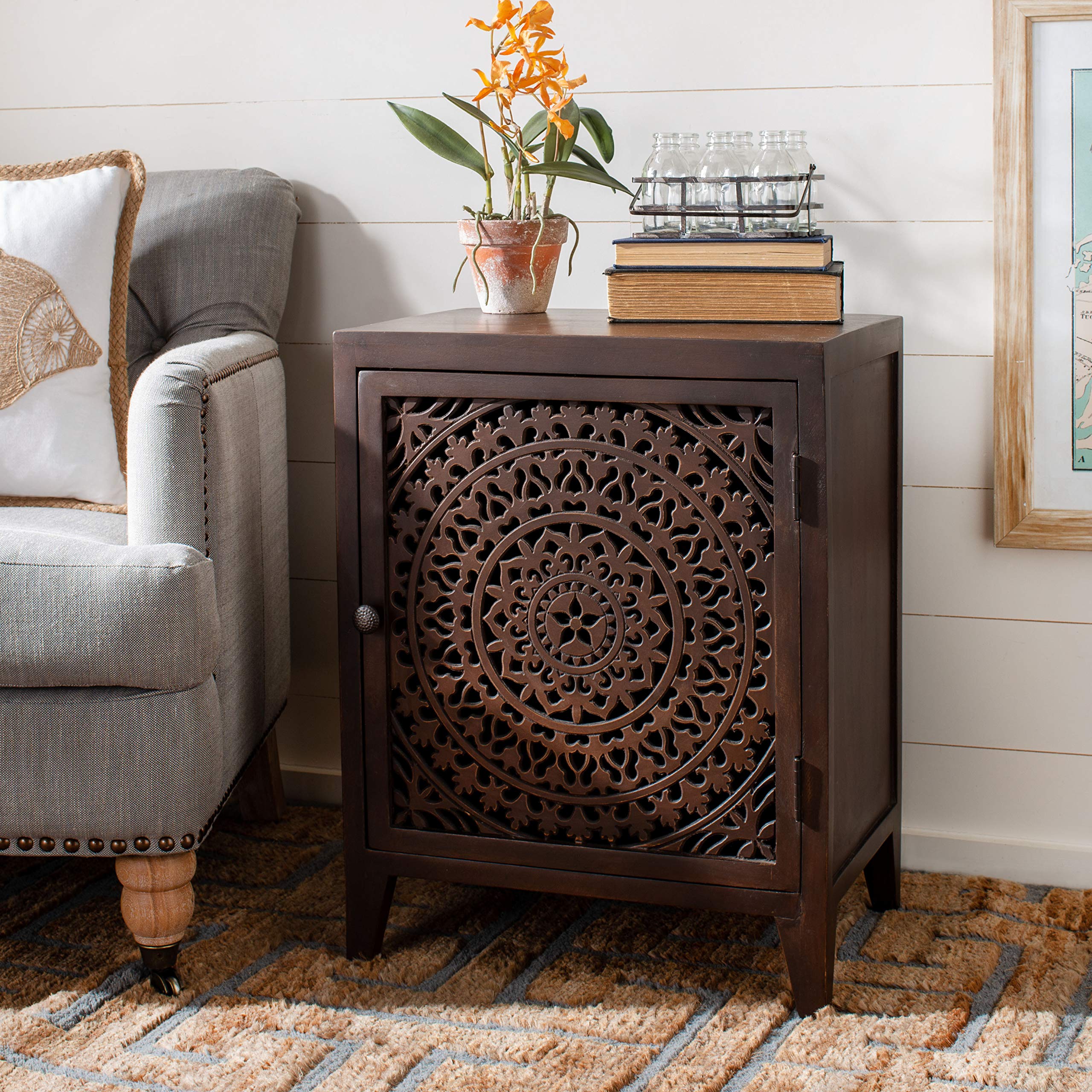 Safavieh Home Thea Brown 1-Door Carved Mandala Nightstand - Stylish Bedside Table for Bedroom Decor with Storage Shelf - Perfect for Small Spaces, Guest Rooms & Apartment Living