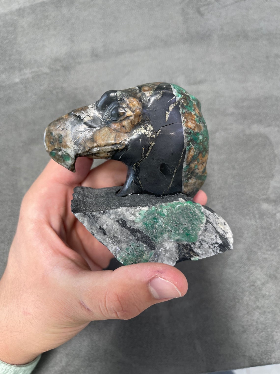 Authentic Colombian Emerald Bald Eagle Rough Crystal Sculpture – Handcrafted Gemstone Art for Home Decor & Spiritual Healing