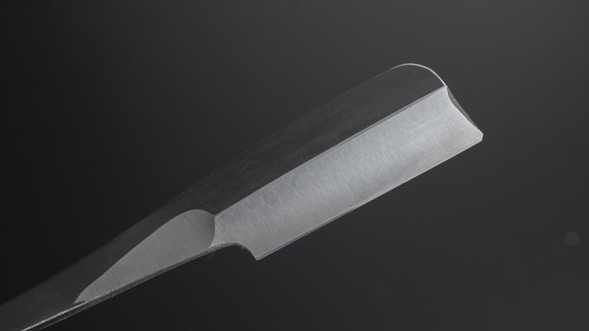 Iwasaki Kamisori Razor Medium - Japanese Straight Edge Razor for Professional Barbers & Shaving Enthusiasts | Perfect for Traditional Wet Shaving & Beard Grooming