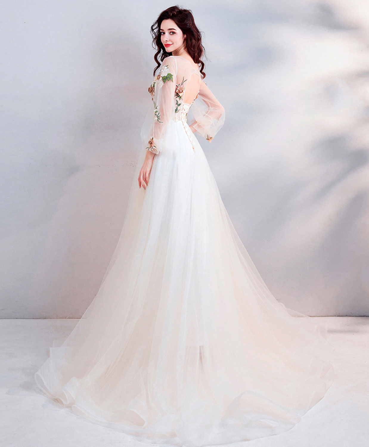 Elegant Light Champagne Tulle Lace Long Prom Dress & Evening Gown - Perfect for Formal Dances, Weddings, and Special Occasions
