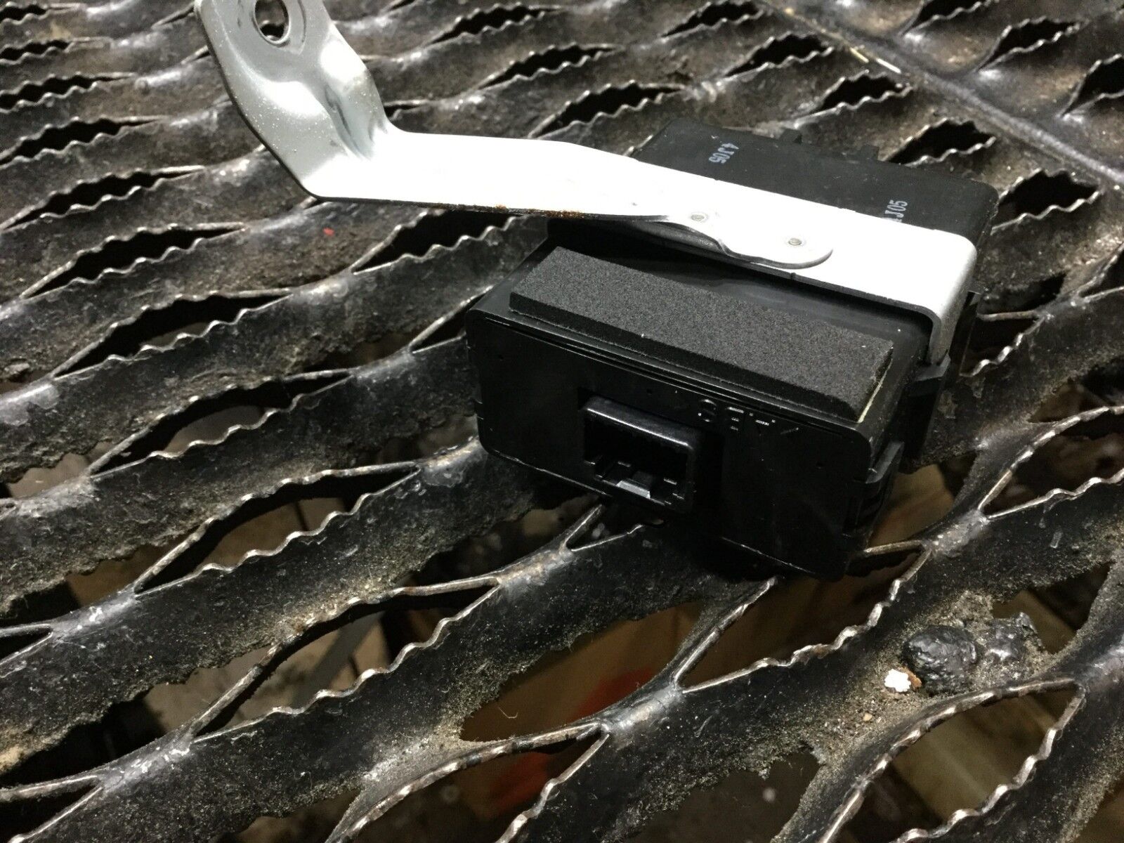 2004-2009 Toyota Prius OEM Tire Pressure Monitor Receiver Module - TPMS Sensor Replacement for Improved Safety & Fuel Efficiency