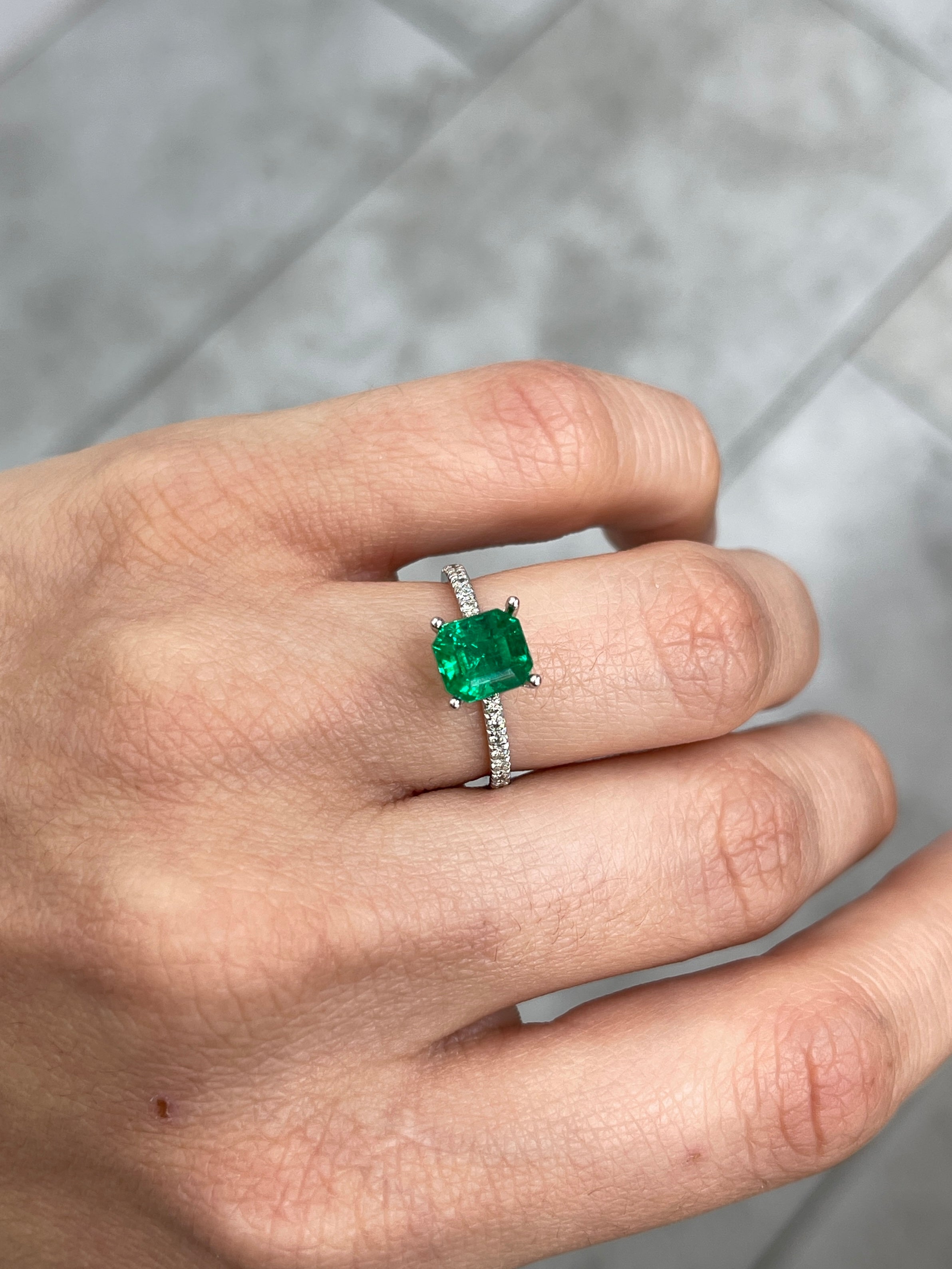 Faith Lab Diamond Art Deco Custom Ring - 1.75 Carat 7.5x6.75mm AAA+ Vivid Muzo Green Colombian Emerald, Emerald Cut Loose Gemstone for Investment & Jewelry Making | Perfect for Engagement Rings, Anniversary Gifts & Luxury Collections