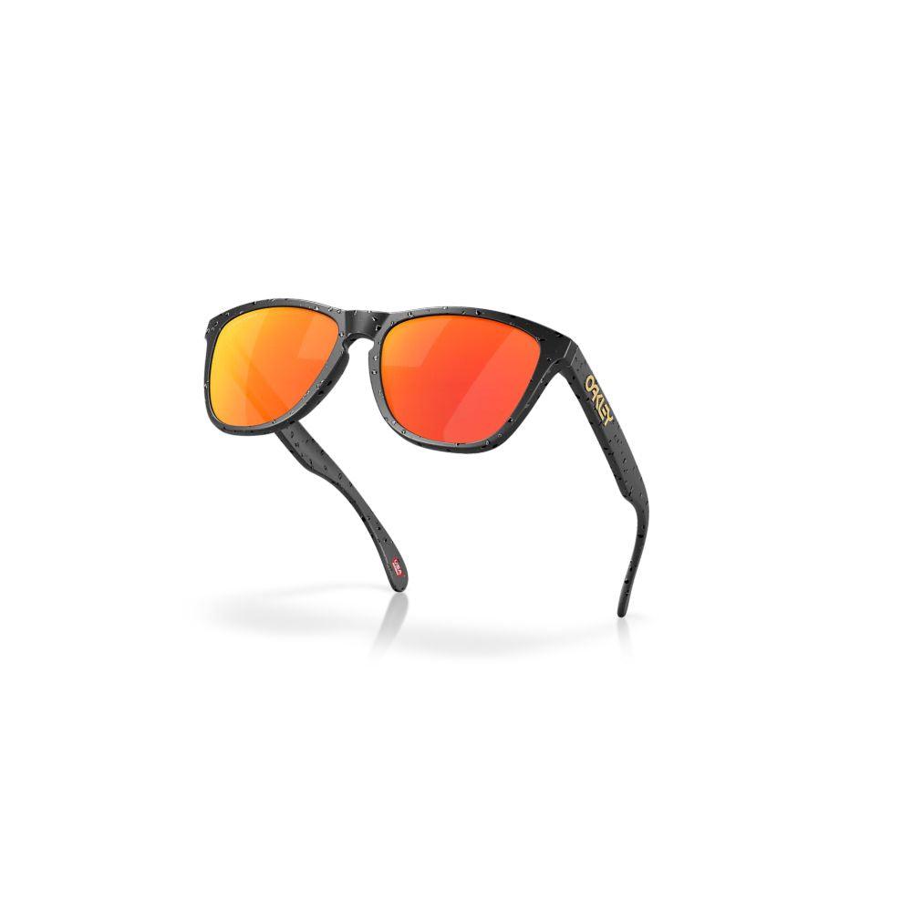 Oakley Frogskins Sunglasses - Low Bridge Fit for Comfort - Polarized UV Protection - Stylish & Durable for Outdoor Sports, Driving & Everyday Wear