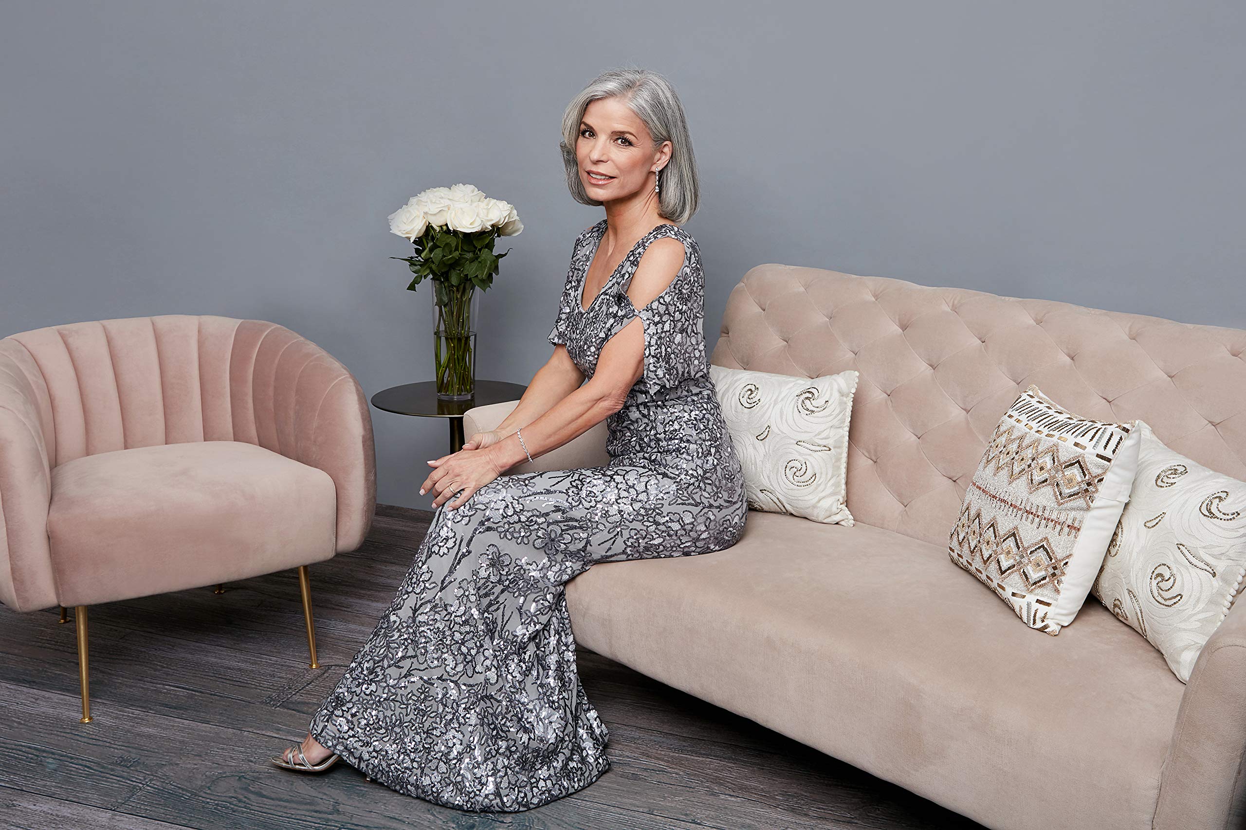 Alex Evenings Women's Long Sequin Mother of The Bride Dress with Cold Shoulder & Flutter Sleeves - Petite & Regular Sizes - Perfect for Weddings, Galas & Formal Events