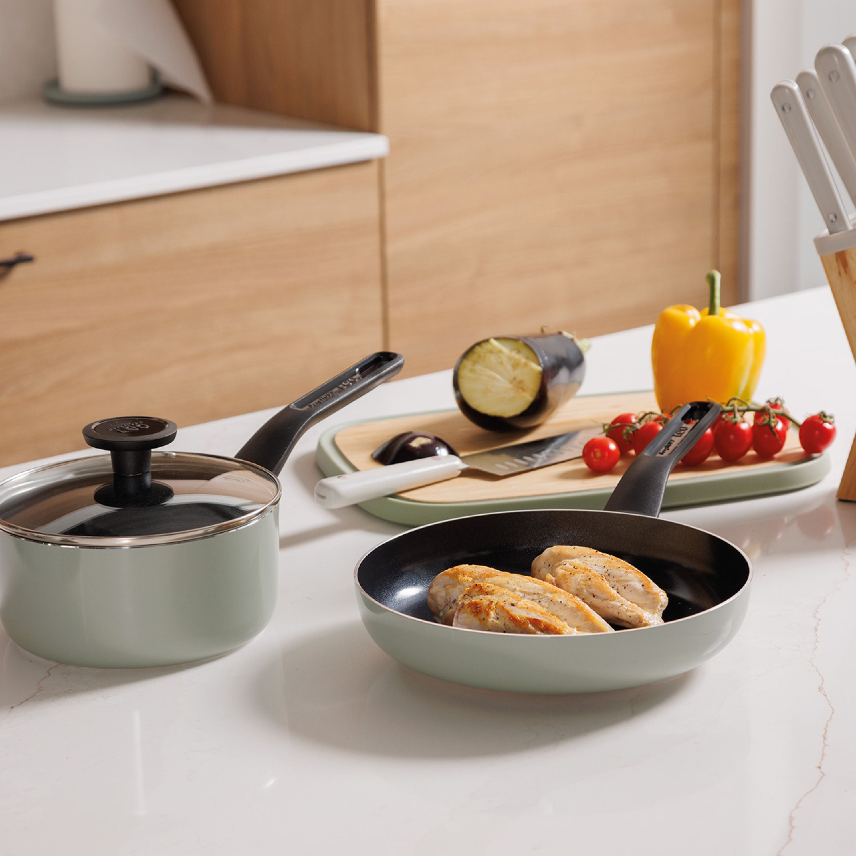 BergHOFF Leo Glints 7-Piece Ceramic Nonstick Cookware Set - Eco-Friendly, Scratch-Resistant, Oven Safe to 500°F - Perfect for Sauteing, Frying & Baking (Sage Green)