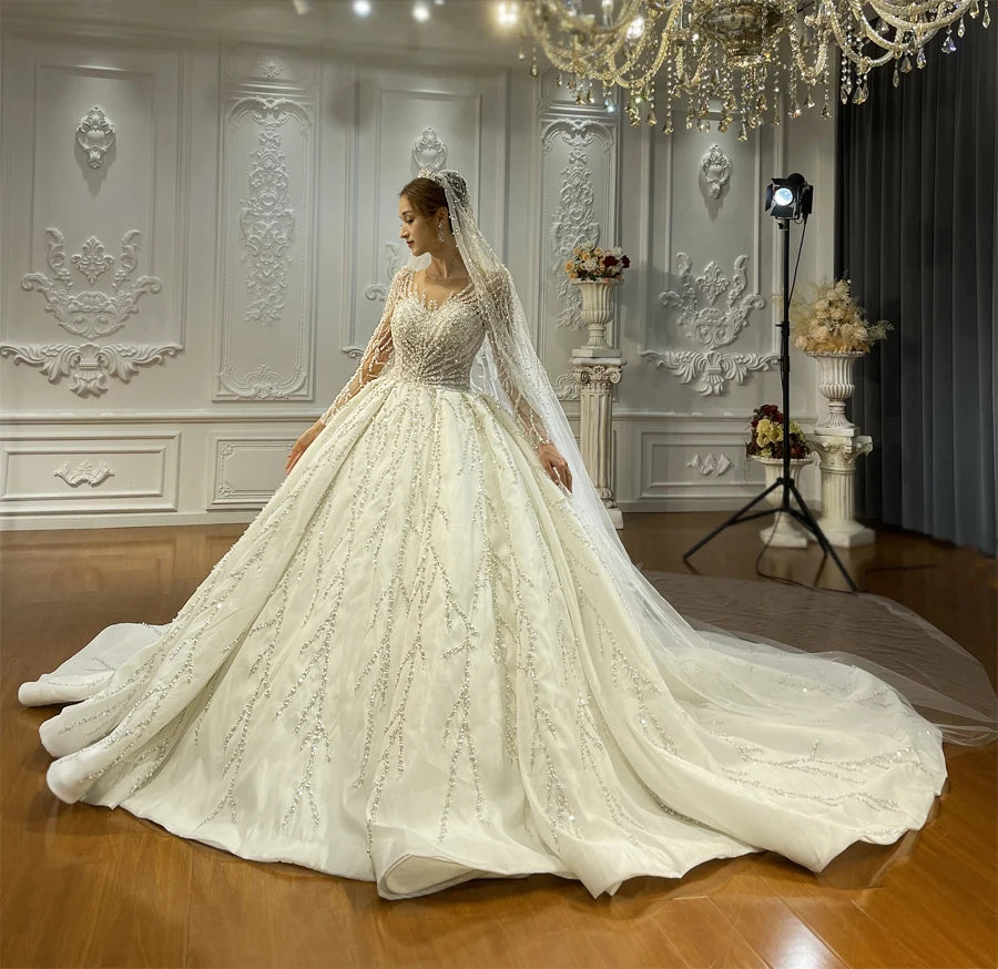 Off White Luxury Ball Gown Wedding Dress with Long Sleeves - Elegant Bridal Gown for Formal Weddings, Prom & Special Occasions