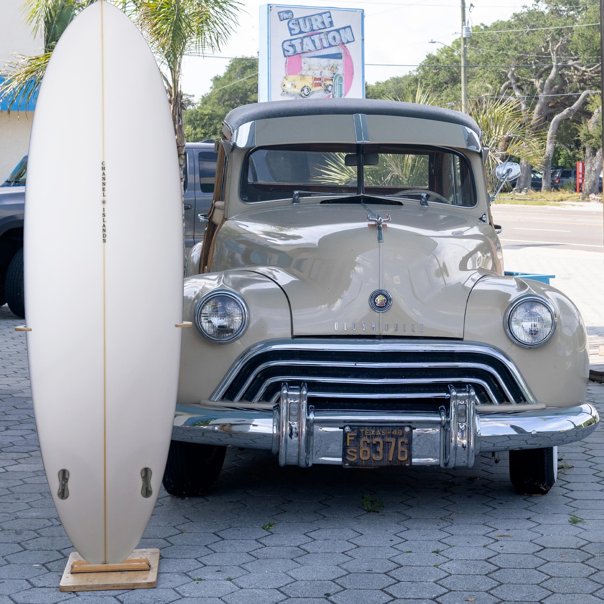 Channel Islands CI Mid Twin 6'5 Surfboard with FCS II Fin System - Perfect for Intermediate Surfers & Small to Medium Waves