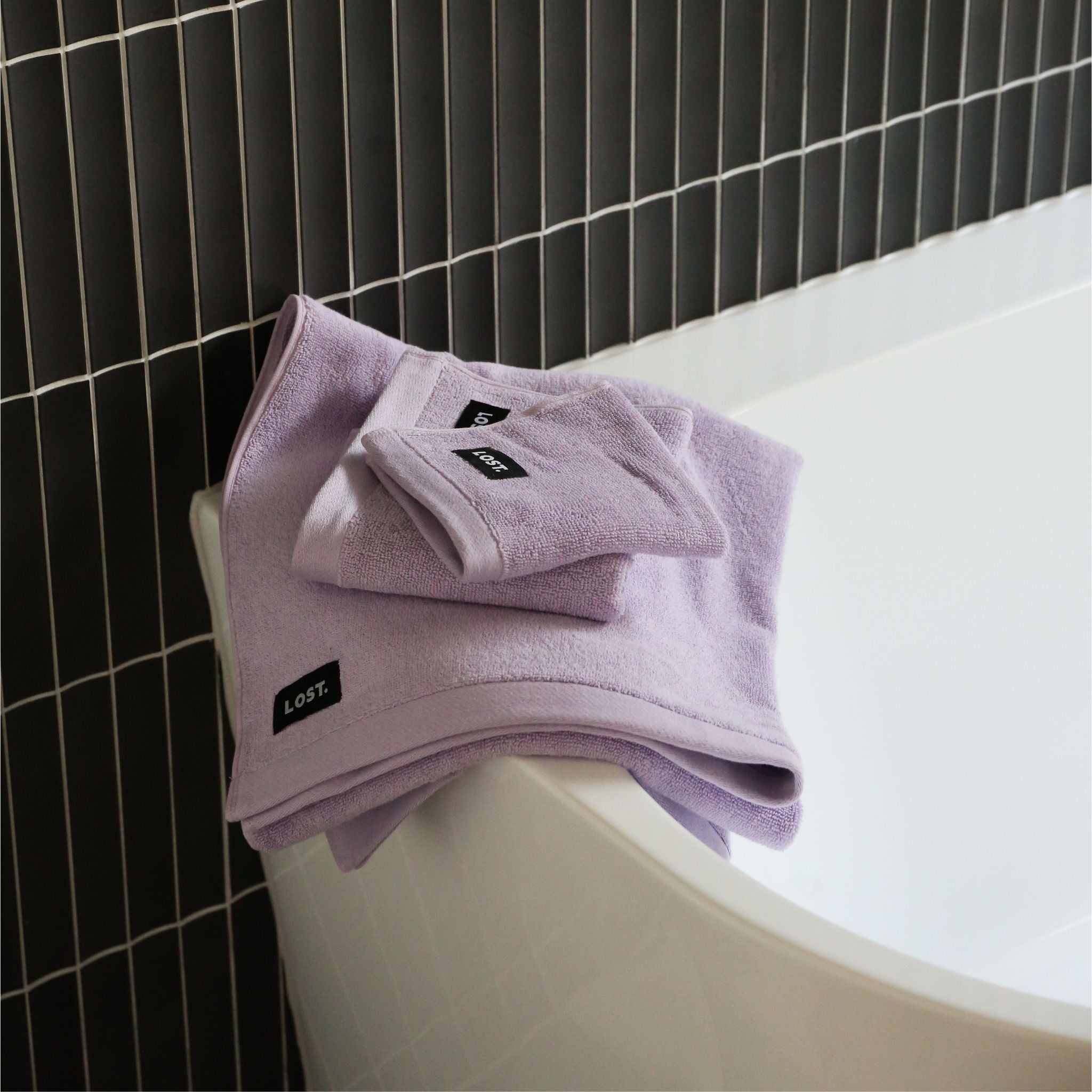 Premium LOST TOWELS Bath Towel - 70x140cm (27x55 inches) Soft Absorbent Lilac Bath Sheet - Perfect for Spa, Beach, Gym & Luxury Home Bathroom