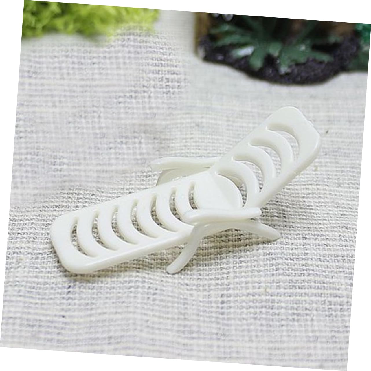 10Pcs Miniature Beach Chairs - PVC Cake & Dollhouse Decorations, Tiny Deck Chair Props for Ocean Themed Cakes, DIY Mini Doll Accessories - Perfect for Birthday Parties, Wedding Cakes & Beach-Themed Decor