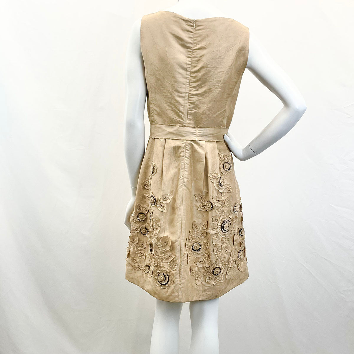Oscar de la Renta Women's Elegant Evening Dress - Perfect for Weddings, Galas & Special Occasions