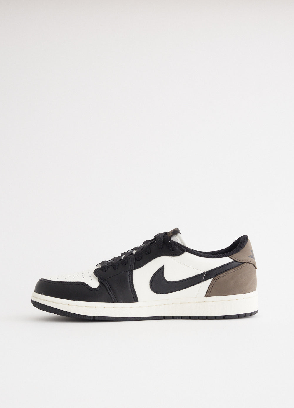 Air Jordan 1 Retro Low OG 'Mocha' Men's Basketball Shoes - Classic Sneakers for Casual Wear, Street Style & Everyday Comfort