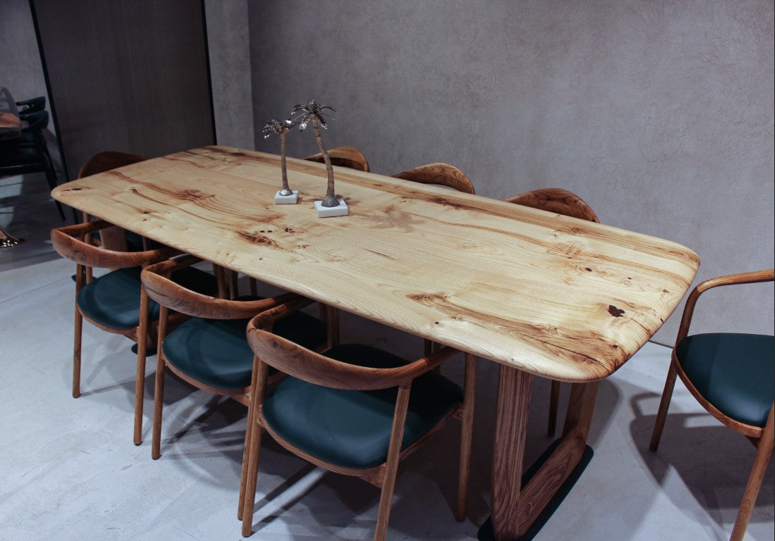 Rustic Solid Chestnut Wood Dining Table with Sturdy Chestnut Legs - Perfect for Farmhouse, Cottage & Country Style Dining Rooms