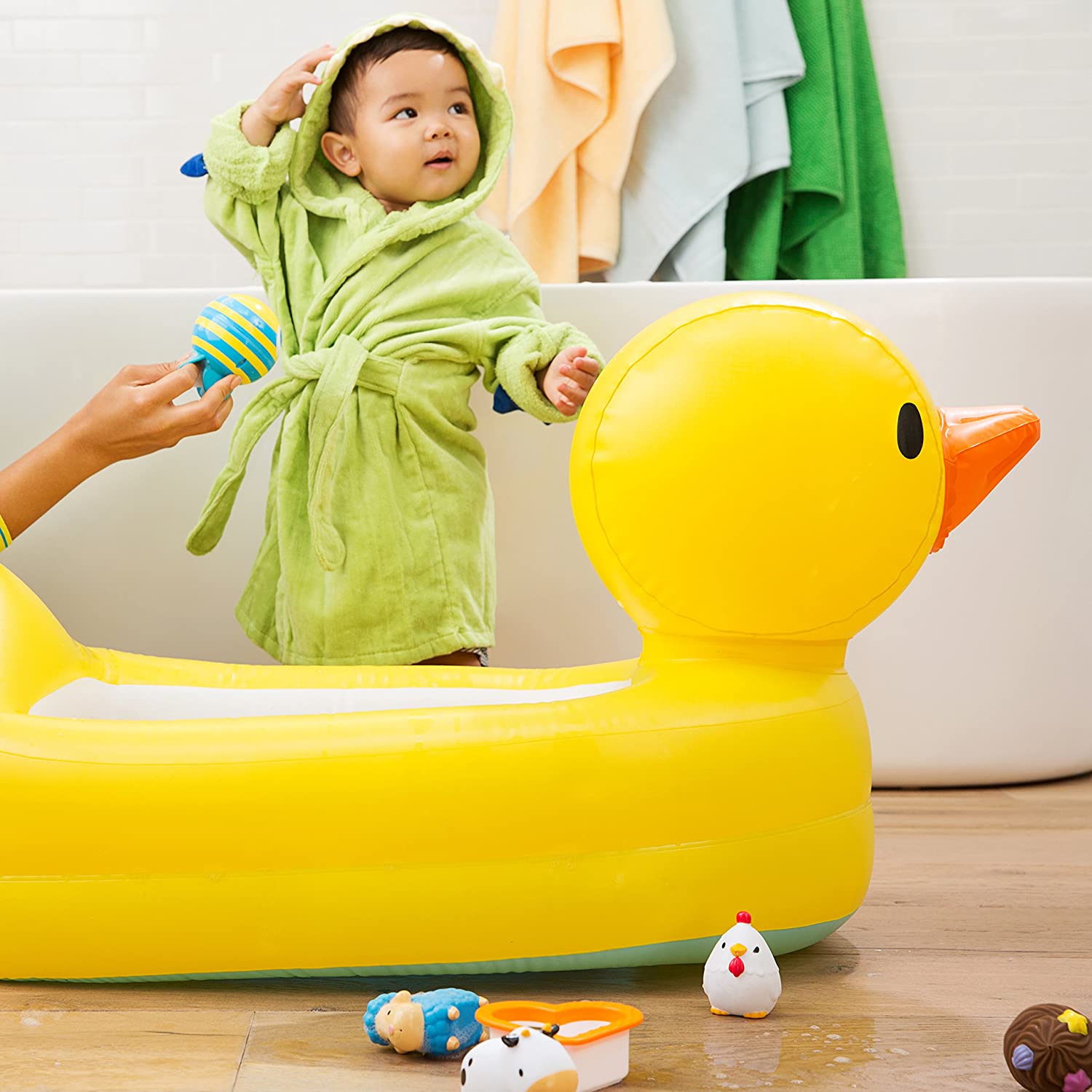 Munchkin Inflatable Duck Bathtub for Babies with Hot Water Temperature Alert - Safe & Fun Bath Time for Toddlers & Infants