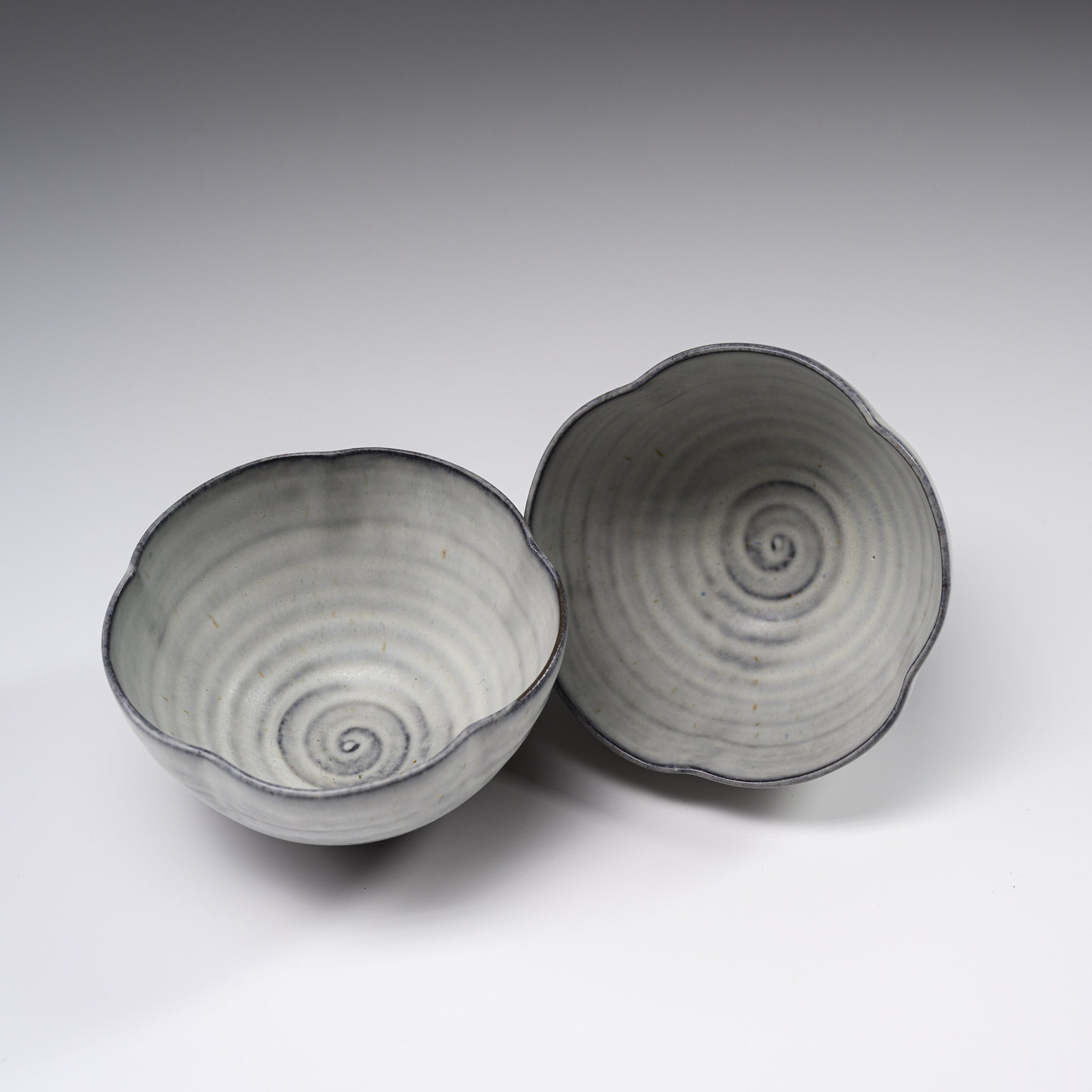 Handmade Mino Ware Flower Shaped Ceramic Bowl Set - Japanese Traditional Gift for Tea Ceremony, Home Decor & Special Occasions