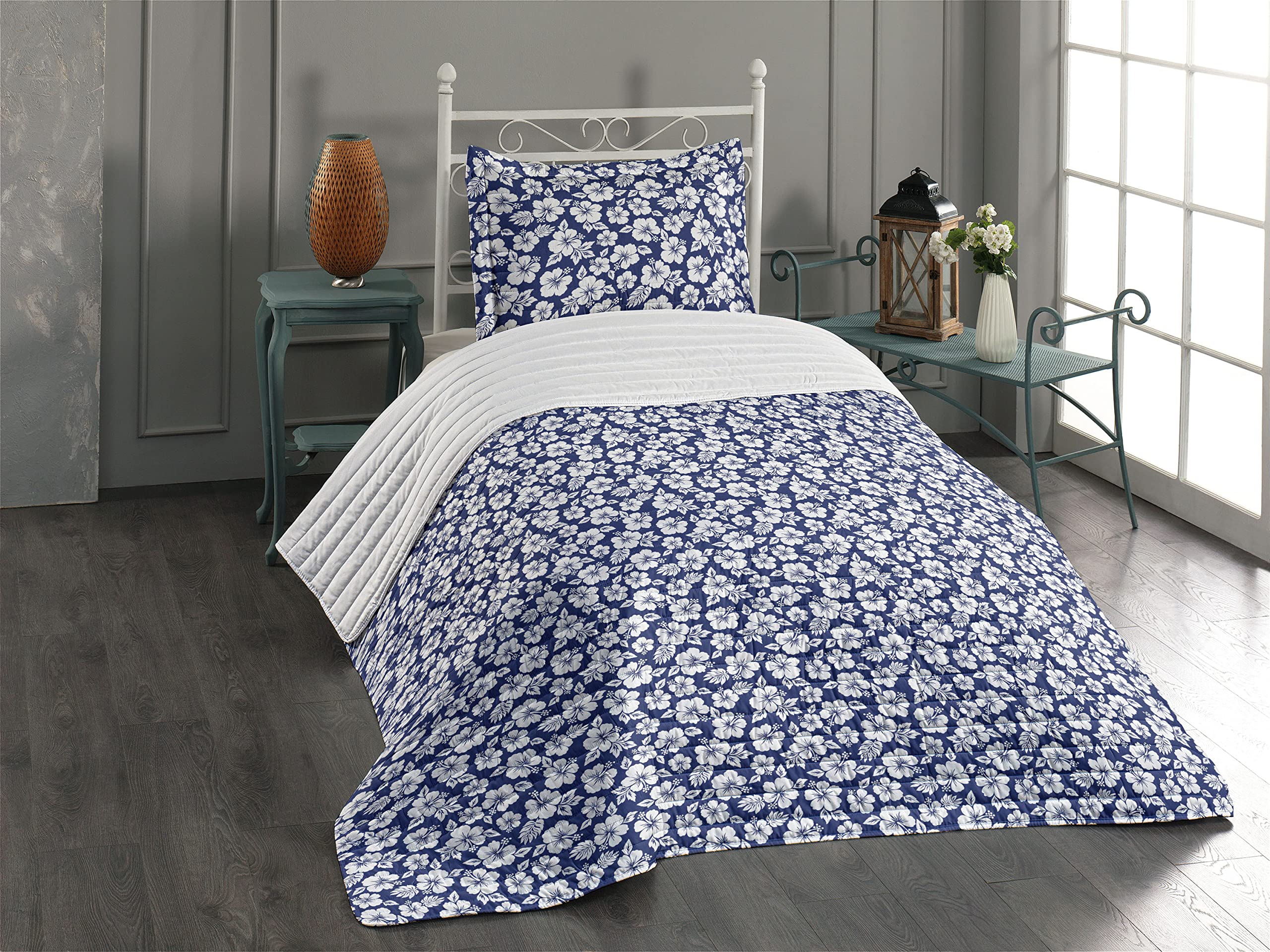 Ambesonne Hawaii Microfiber Bedspread Set - Twin Size Navy Blue & White Hibiscus Floral Design with Pillow Sham & Comforter | Soft Exotic Summer Bedding for Beach House, Tropical Decor, Guest Room or Vacation Home