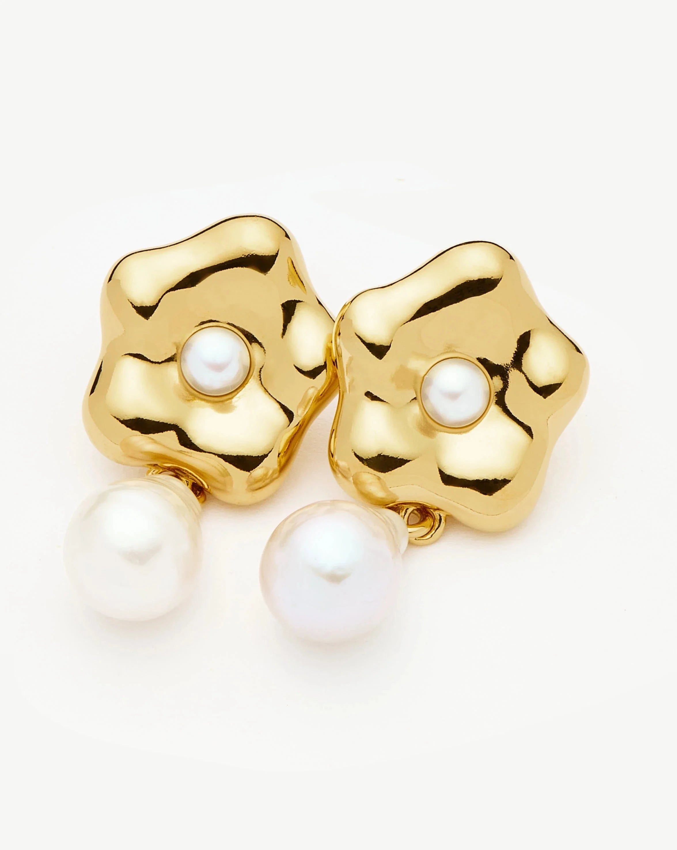 Eny Puffy Daisy Pearl Drop Earrings - 18k Gold Plated Dangle Earrings with Freshwater Pearls | Elegant Women's Jewelry for Wedding, Party & Everyday Wear