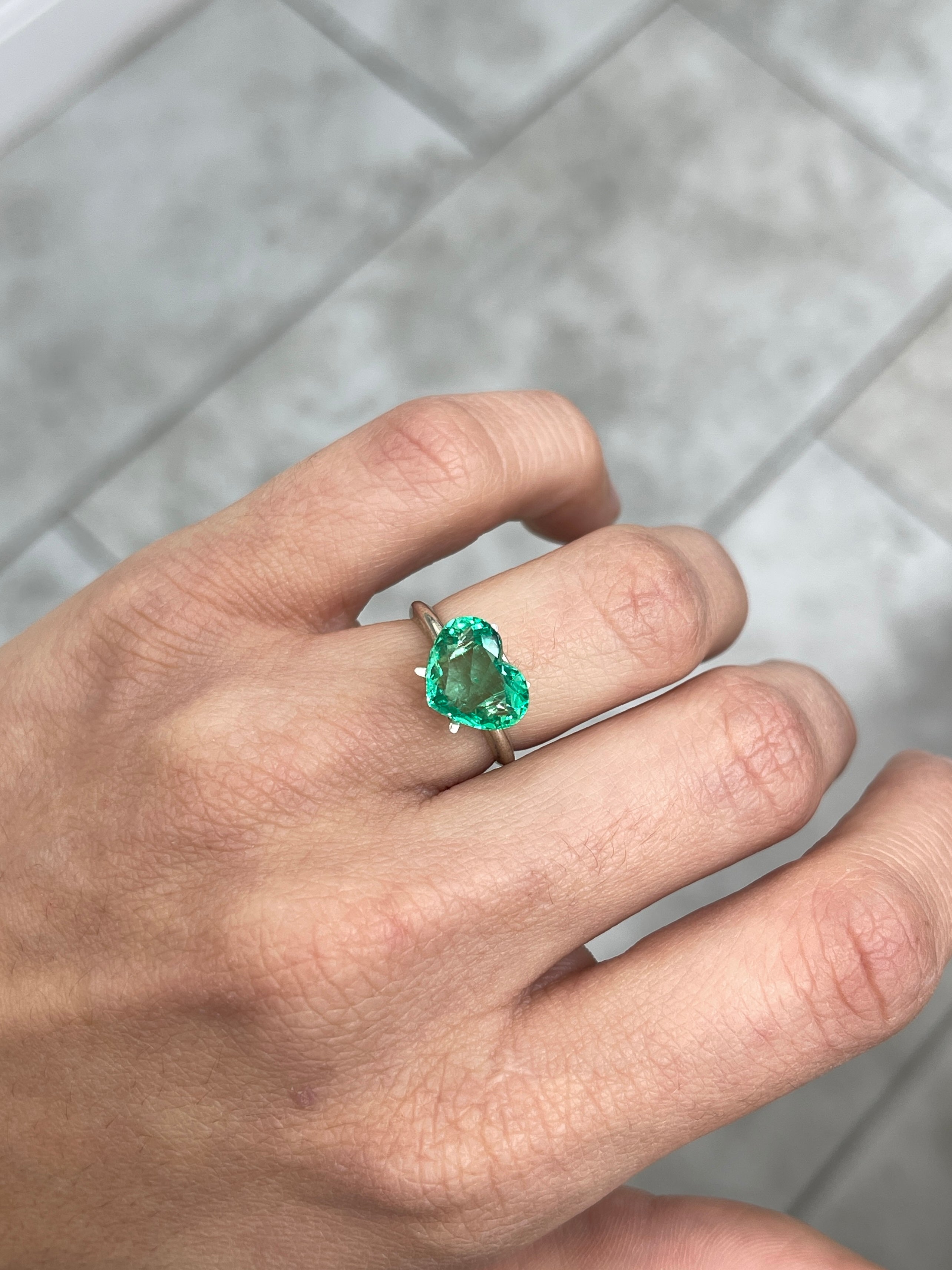 2.91 Carat 9x12mm Natural Colombian Emerald Heart Cut Loose Gemstone - Vivid Green Glowing Stone for Jewelry Making, Engagement Rings & Unique Gifts