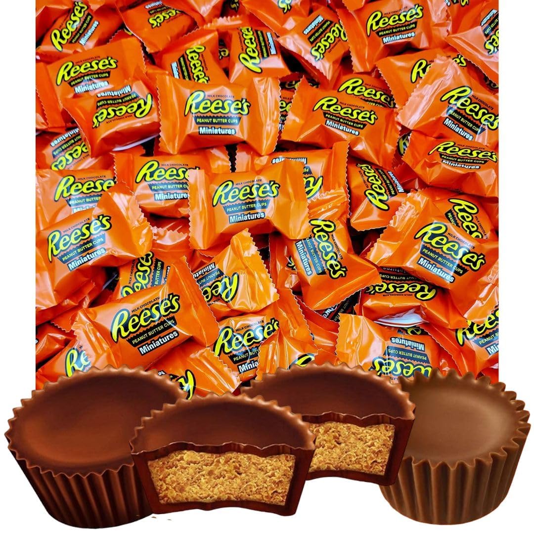 Reese's Miniature Milk Chocolate Peanut Butter Cups - 50 Count Bulk Pack (Approx. 1 lb) - Individually Wrapped for Freshness - Perfect for Halloween Candy, Party Favors, Office Snacks & Gift Baskets