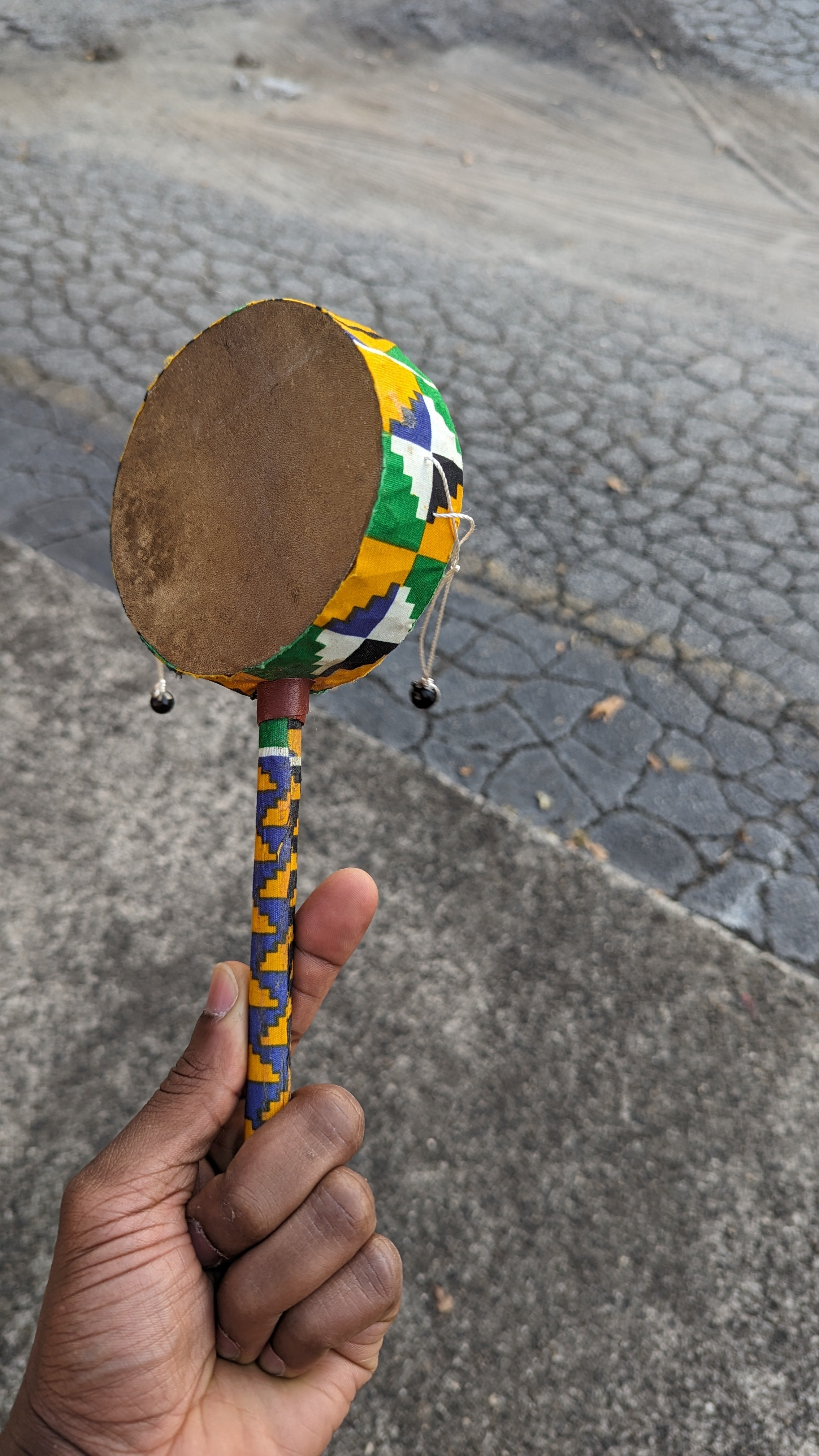 **Etnasa Handheld African Percussion Drum DPADPD2 - Authentic Djembe for Music Lovers, Drum Circles & Cultural Performances**